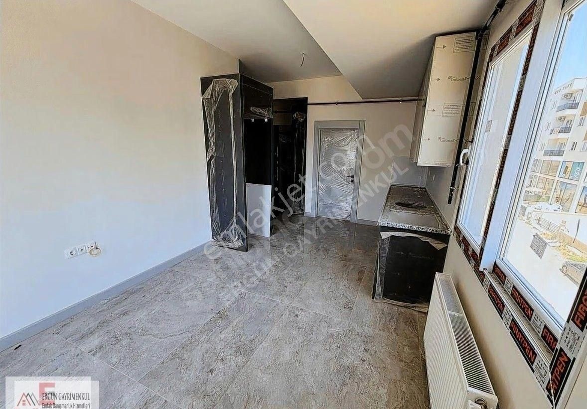 Şehrin Gözde Konumunda Lüx Geniş Balkonlu 1+1 Daire - Görsel 3