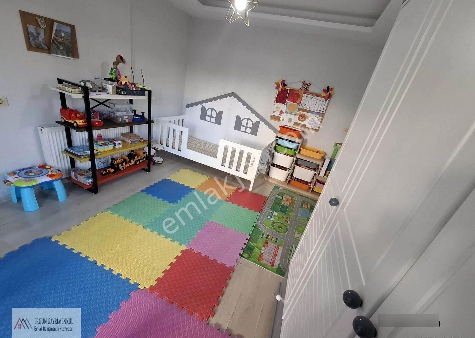 Merkez Mahallesinde Geniş Oturumlu Kombi Doğalgazlı Dairemiz - Görsel 23