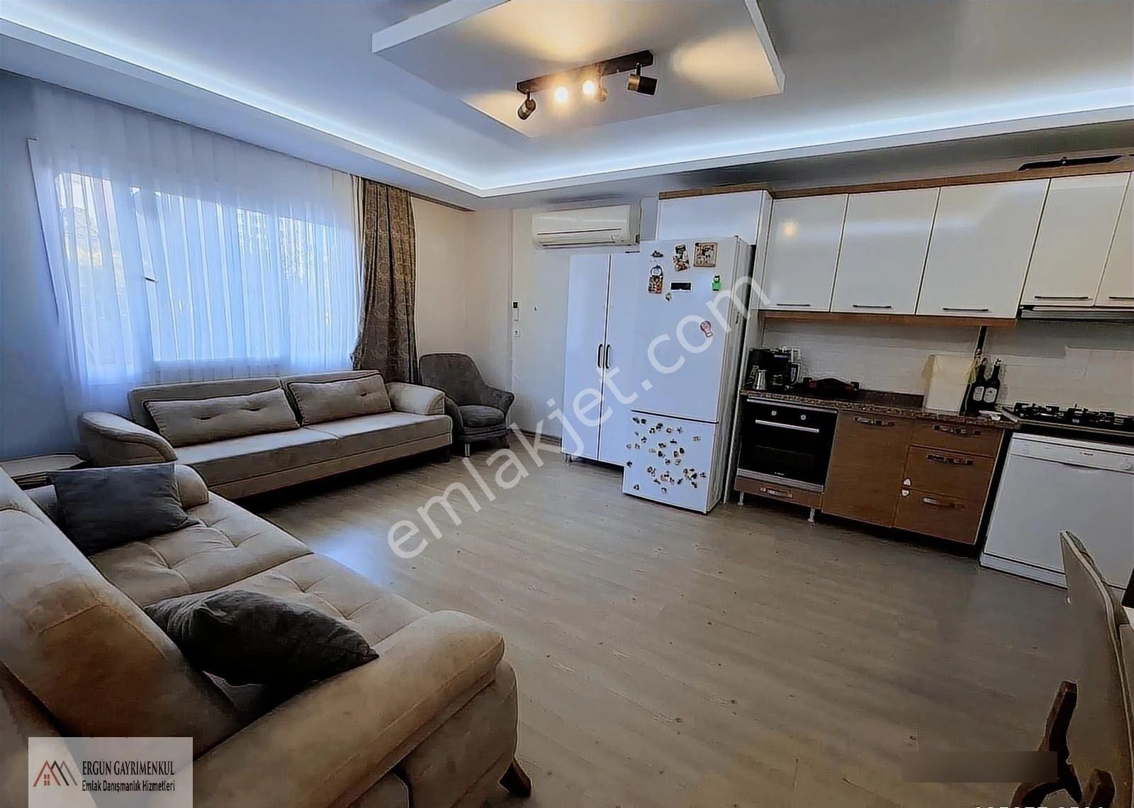 Merkez Mahallesinde Geniş Oturumlu Kombi Doğalgazlı Dairemiz