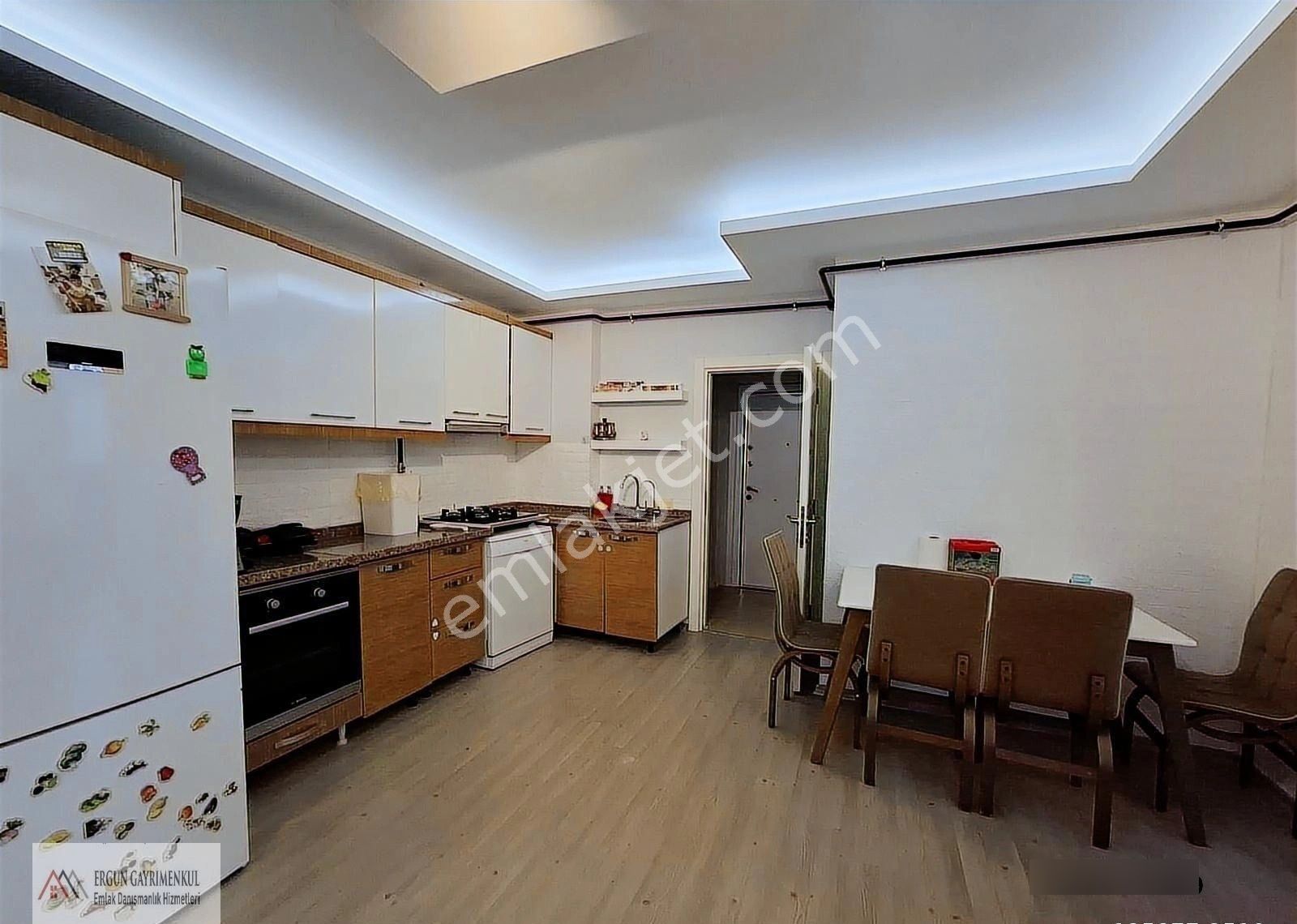 Merkez Mahallesinde Geniş Oturumlu Kombi Doğalgazlı Dairemiz - Görsel 5