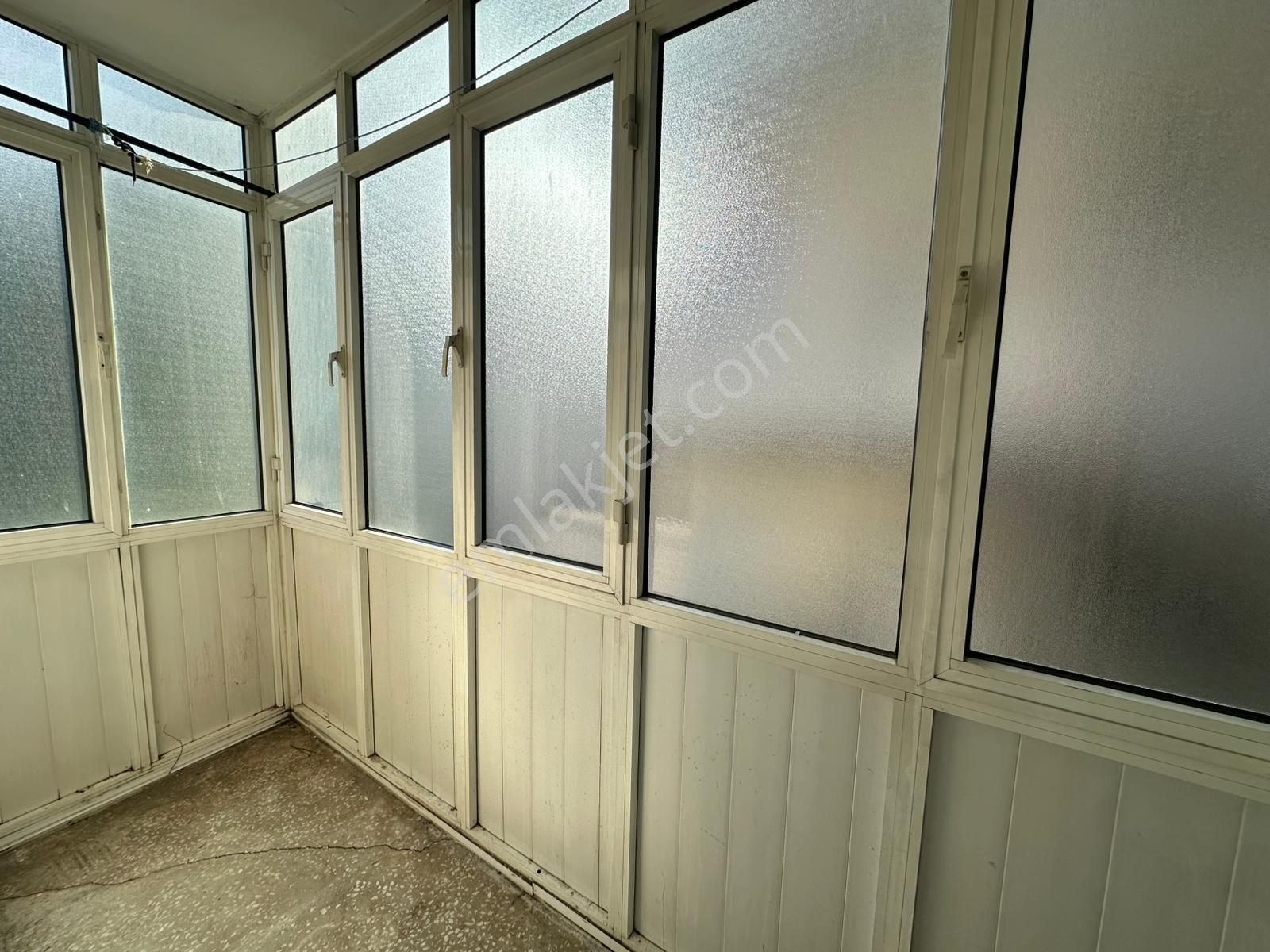 Metroya Yakın Ara Kat Balkonlu Ferah Aydınlık 2+1 Kiralık Daire - Görsel 2