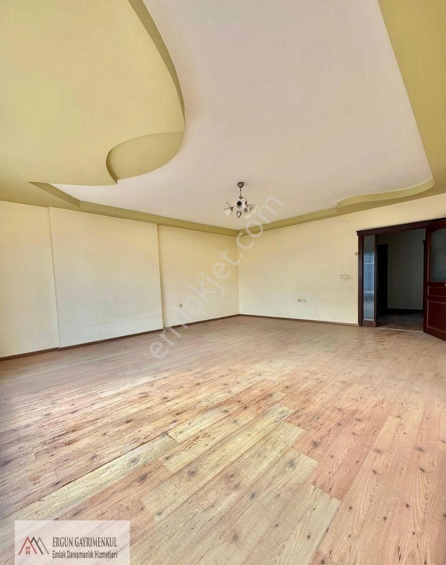 Harika Lokasyonda Bulunan 3+1 Geniş Oturumlu Havuzlu Site - Görsel 34