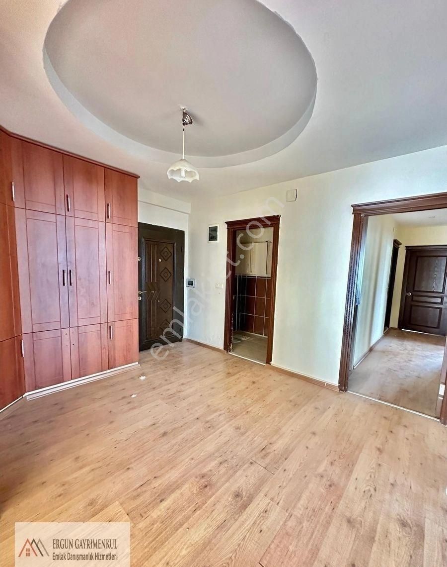 Harika Lokasyonda Bulunan 3+1 Geniş Oturumlu Havuzlu Site - Görsel 9