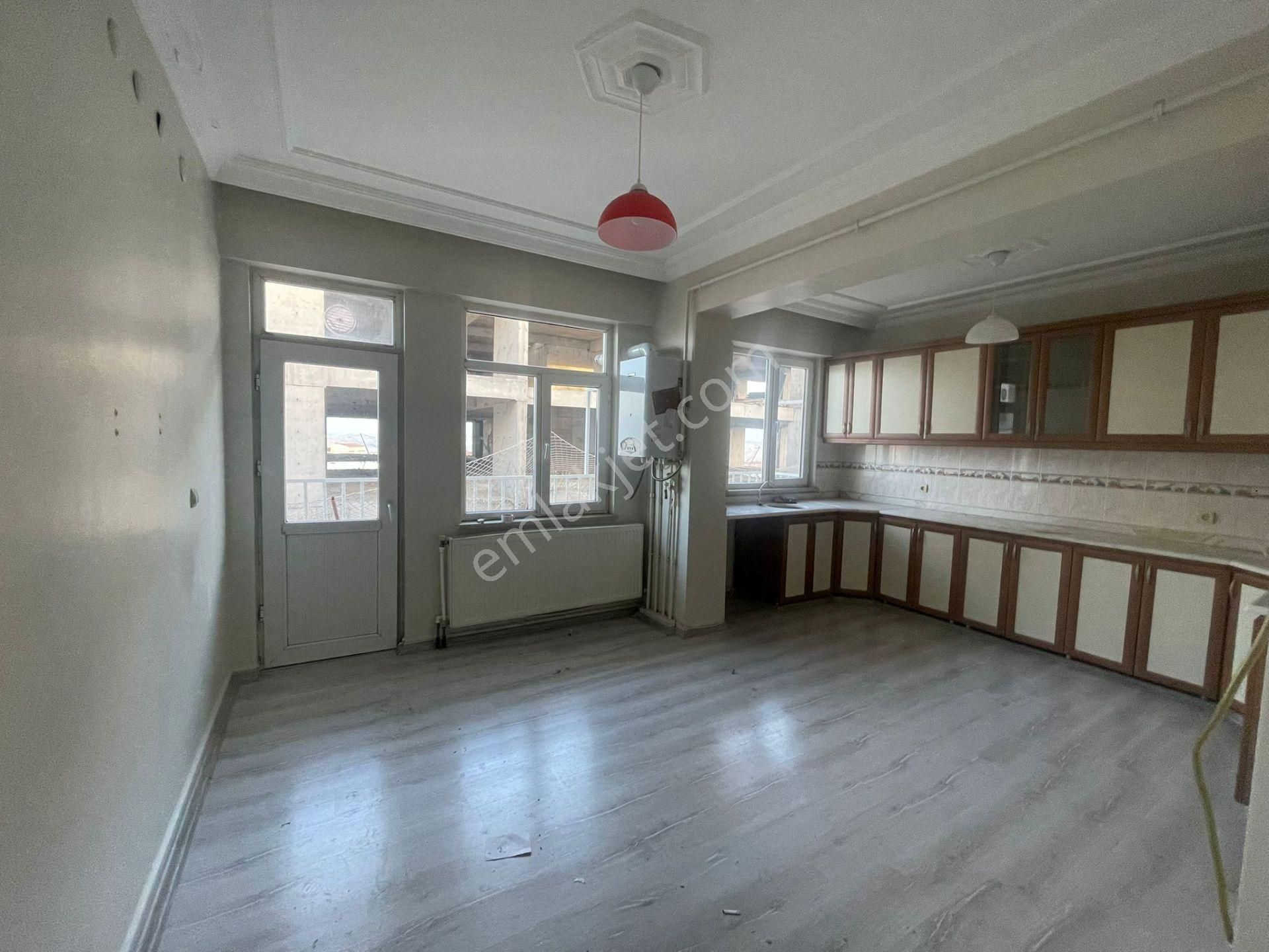 Yenişehir Hastane Caddesinde 4+1 Dublex Kiralık Daire - Görsel 9