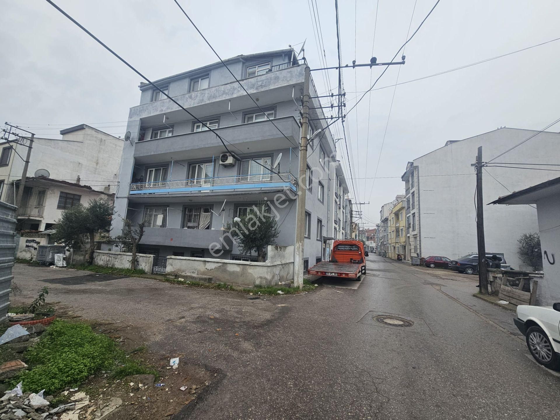 Elfi Den G.çeşme Mahallesinde Kat Mülkiyetli Satılık 2+1 Daire