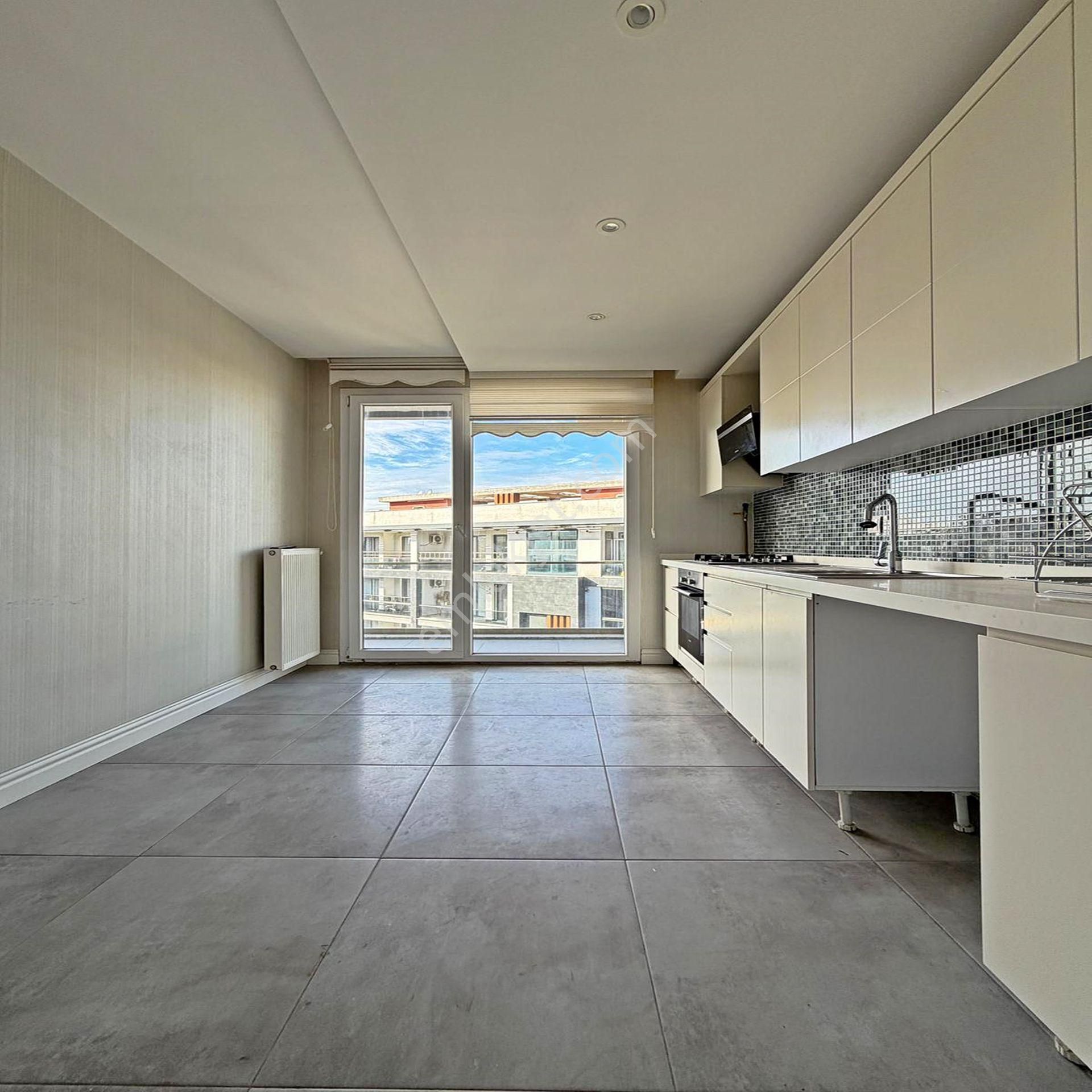 Prestijli Site İçerisinde Emsalsiz Geniş M2 Acil Satılık 3+1 - Görsel 17