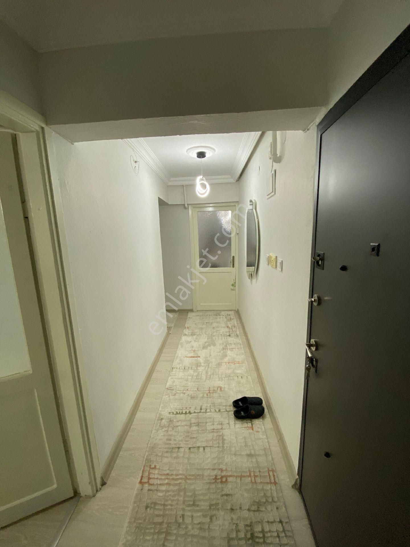 Uçan Emlak- İzmir Karabağlar Vatan Mh, 3+1, Bahçeli, Doğalgazlı, Bakımlı - Görsel 11