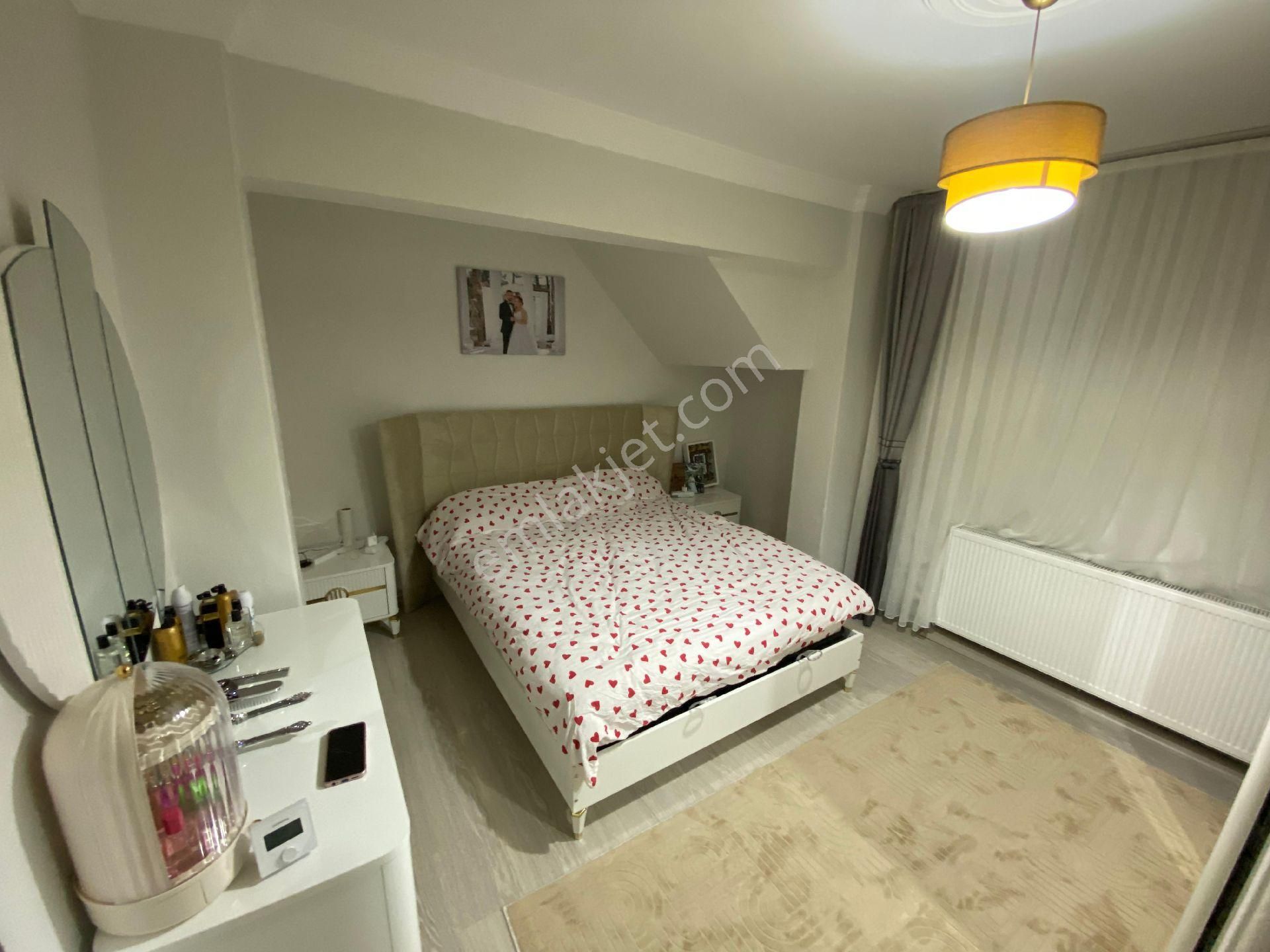 Uçan Emlak- İzmir Karabağlar Vatan Mh, 3+1, Bahçeli, Doğalgazlı, Bakımlı - Görsel 23