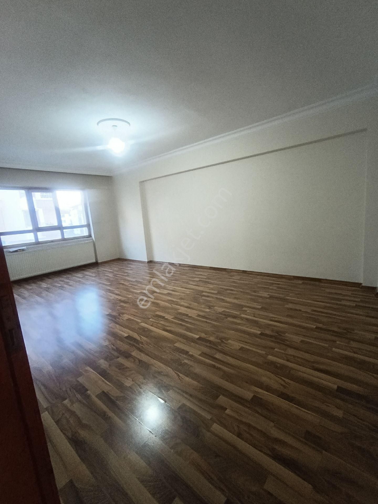 Mamak Gülveren'de 3+1 Daire 1 Kat