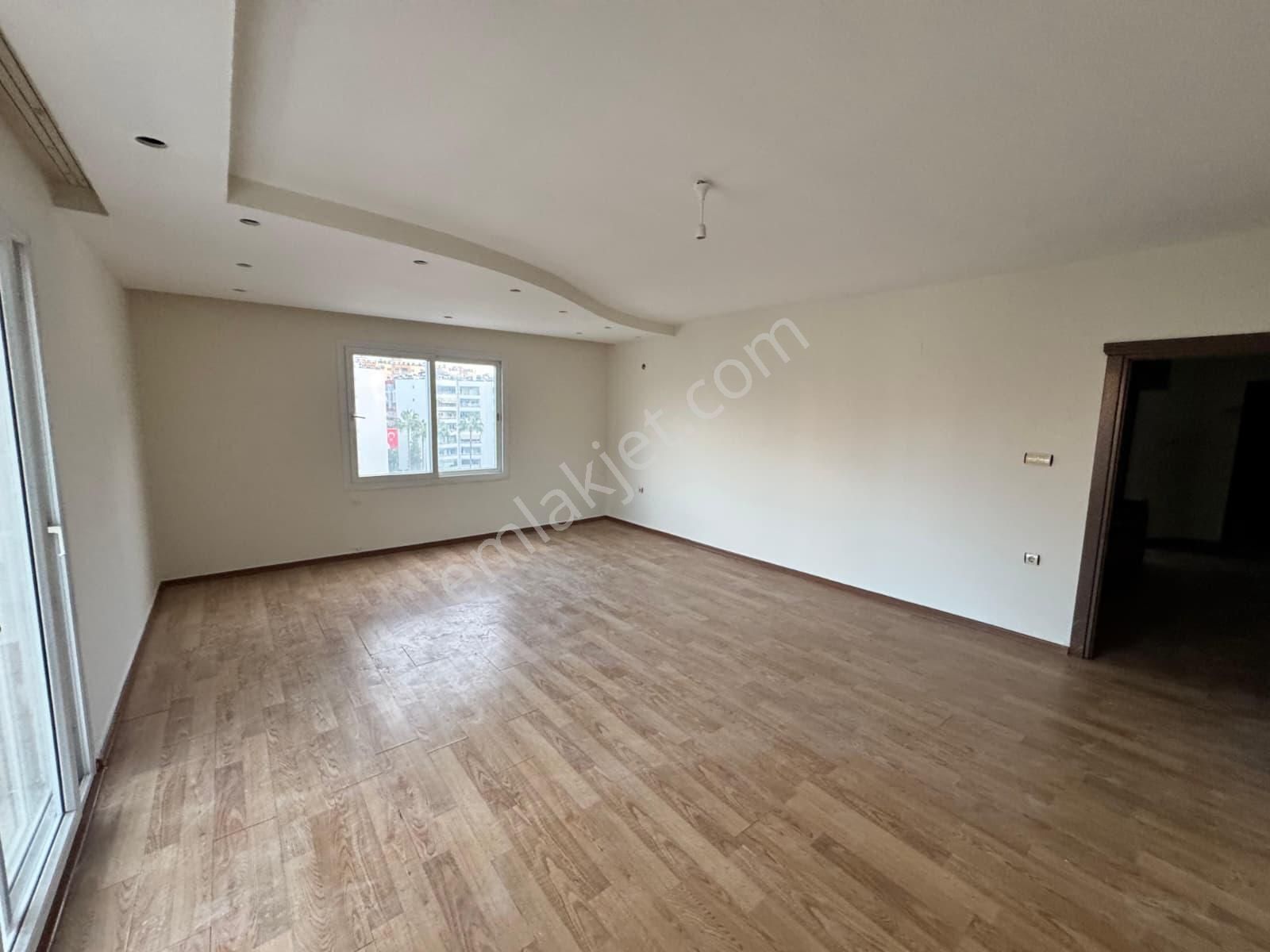 Bm''den Mezitli Mendereste Gmk'ya Yakın 4+1 200m2 Daire - Görsel 2