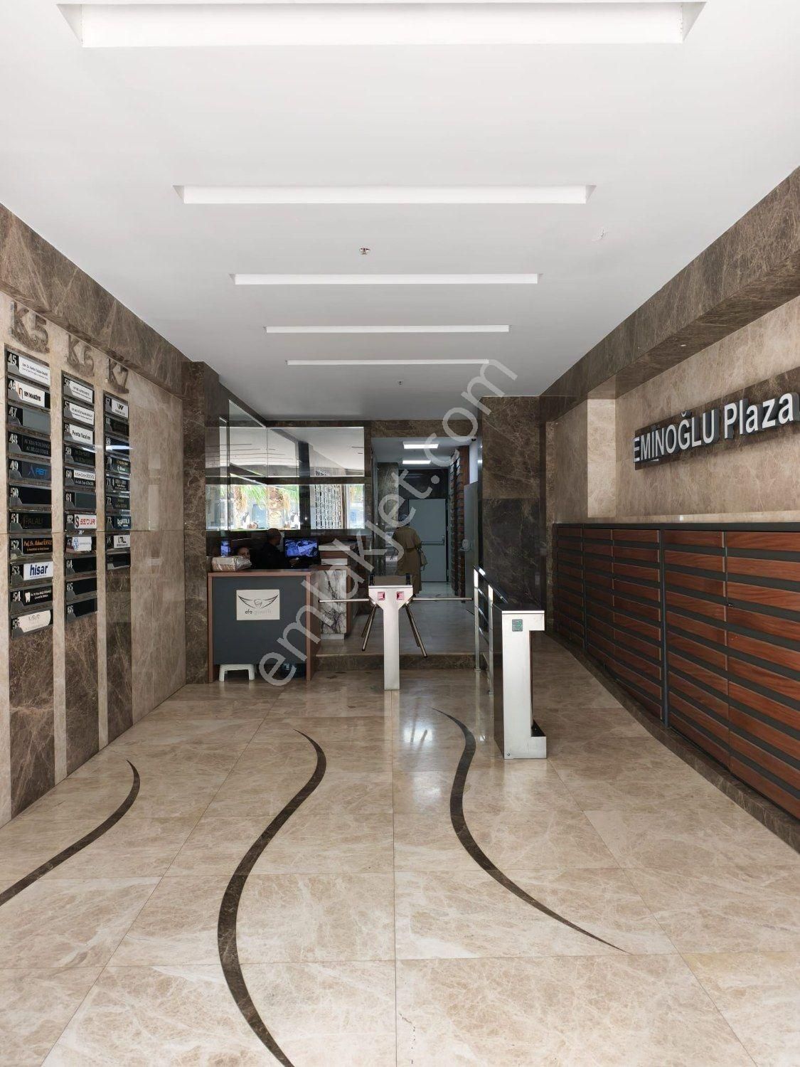 Bayraklı Adliye Yakınında Eminoğlu Plaza'da Kiralık 2+1 75 M² Ofis - Görsel 24