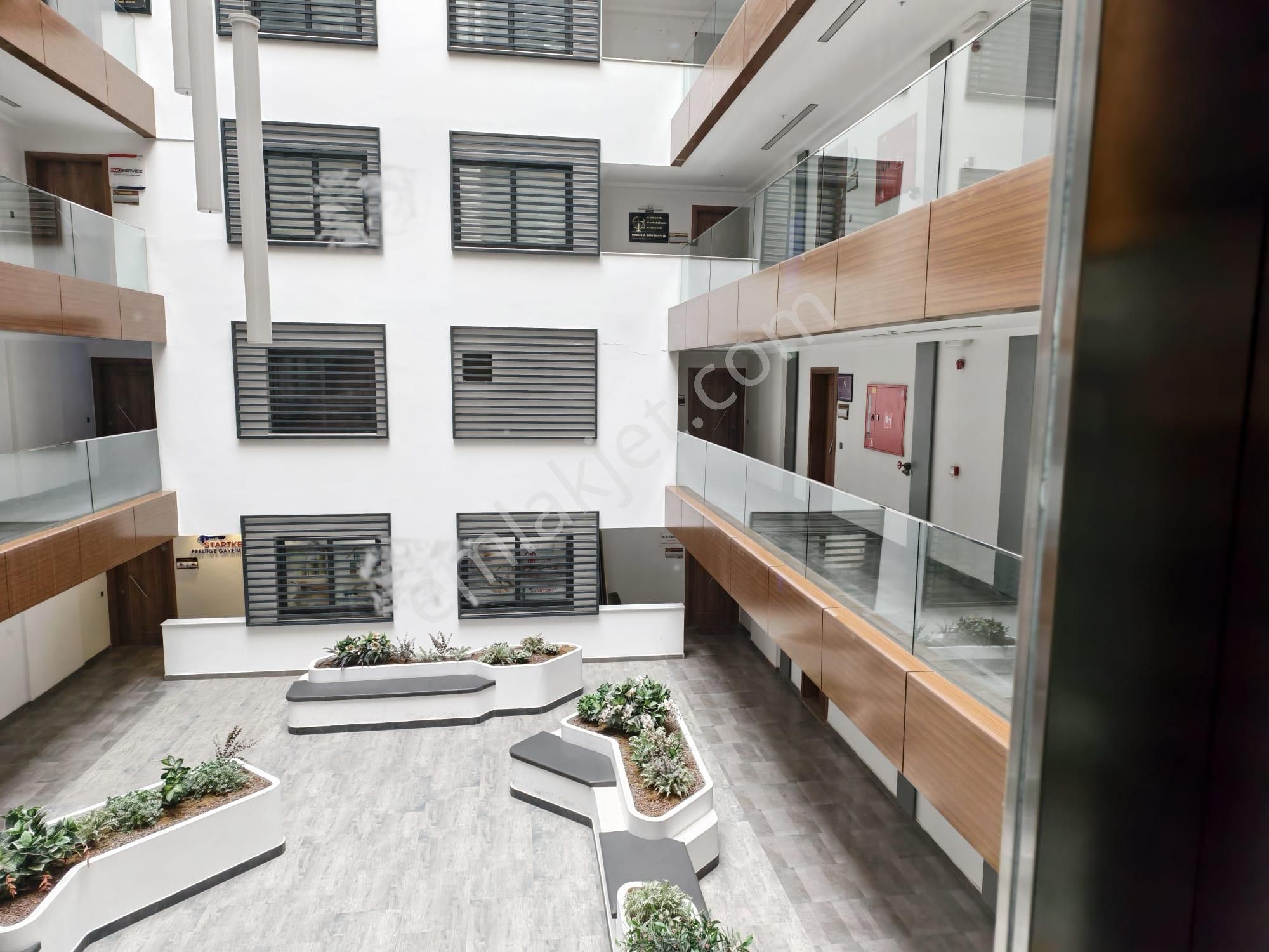 Bayraklı Adliye Yakınında Eminoğlu Plaza'da Kiralık 2+1 75 M² Ofis - Görsel 10