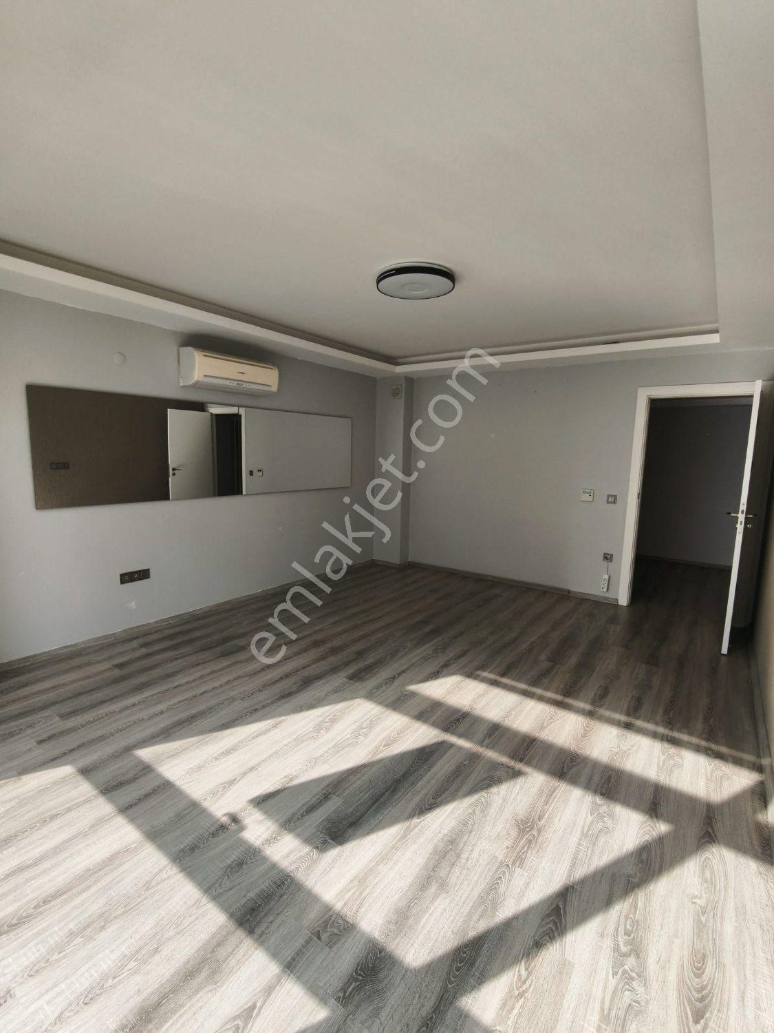 Bayraklı Adliye Yakınında Eminoğlu Plaza'da Kiralık 2+1 75 M² Ofis - Görsel 8