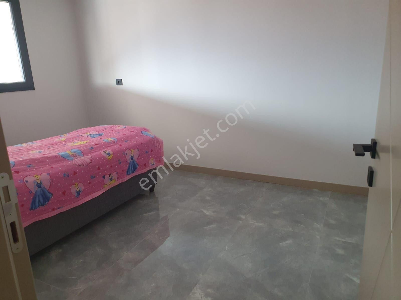 Feslikan Mahallesi'nde Kıbrıs Şehitlericad Çok Yakın 4+1 Dubleks Daire - Görsel 4