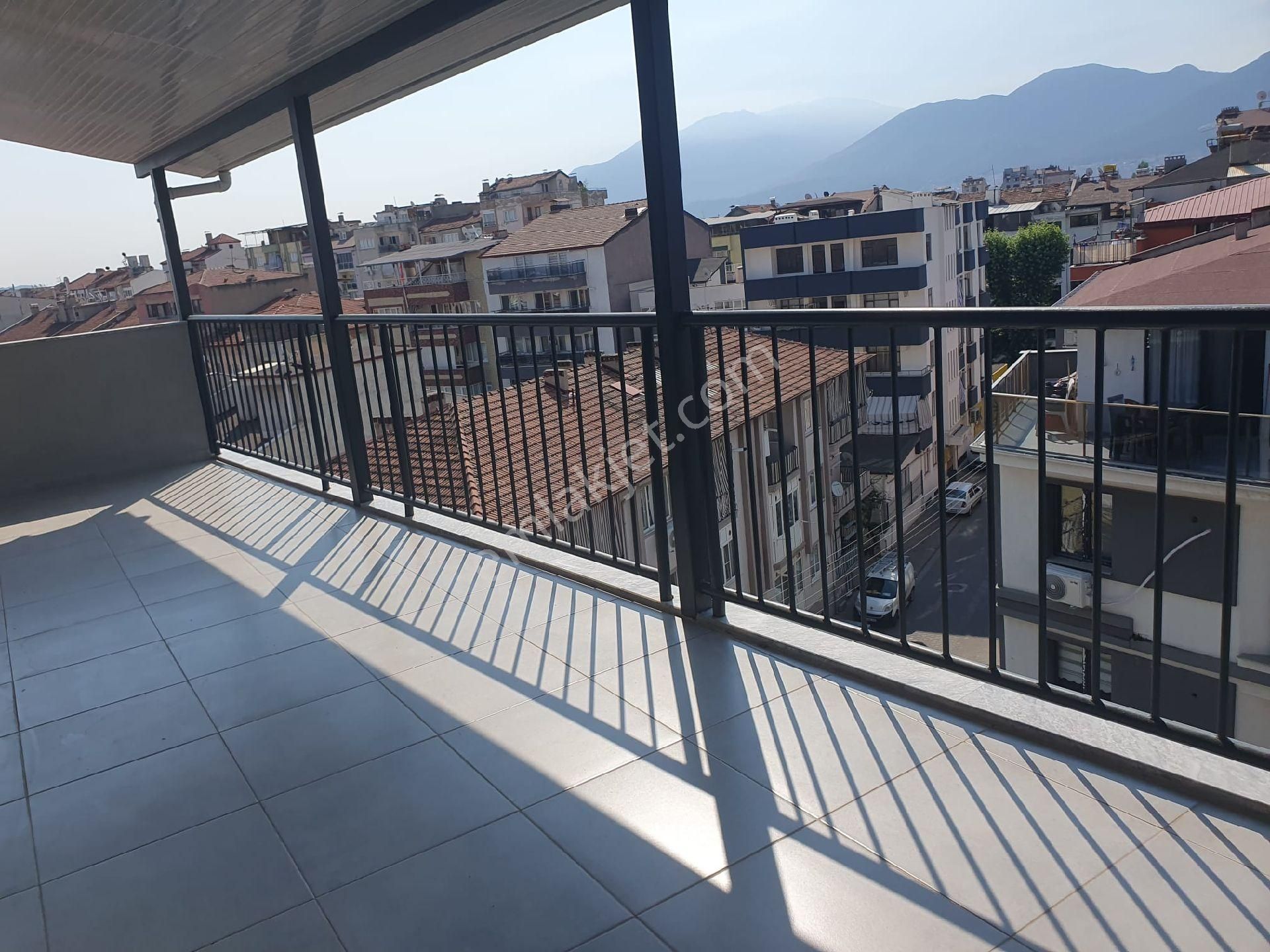 Feslikan Mahallesi'nde Kıbrıs Şehitlericad Çok Yakın 4+1 Dubleks Daire - Görsel 6