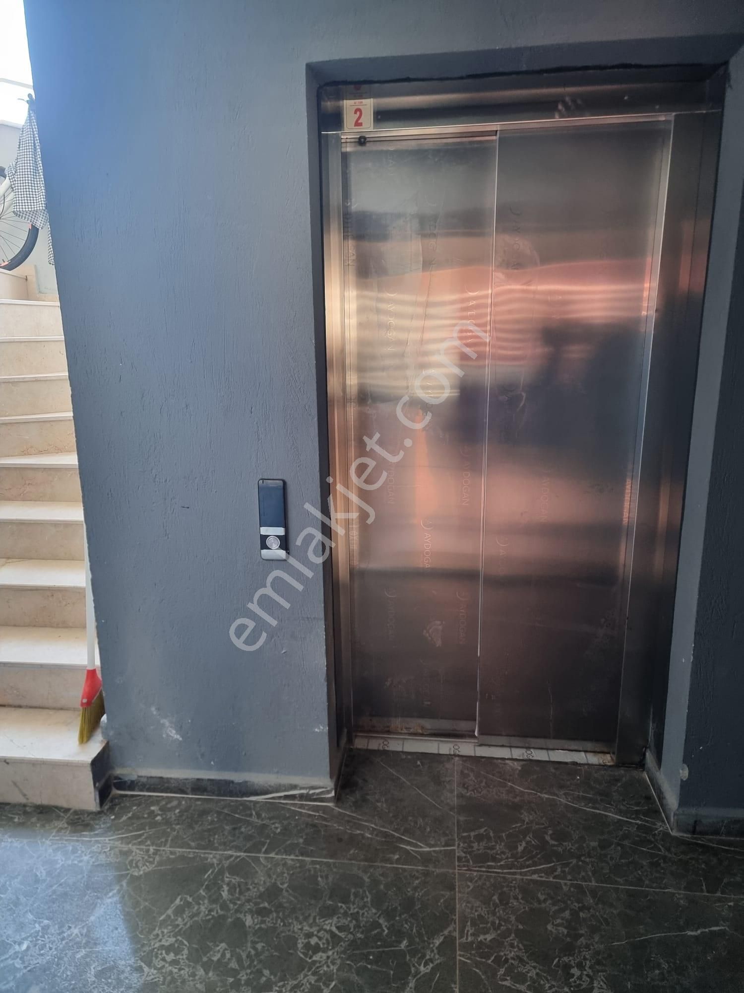 Didim Efeler Mah. Merkezi Konumdaki 2+1 Ful Eşyalı Dairemiz Satışdadır Binamız Asansörlüdür - Görsel 2