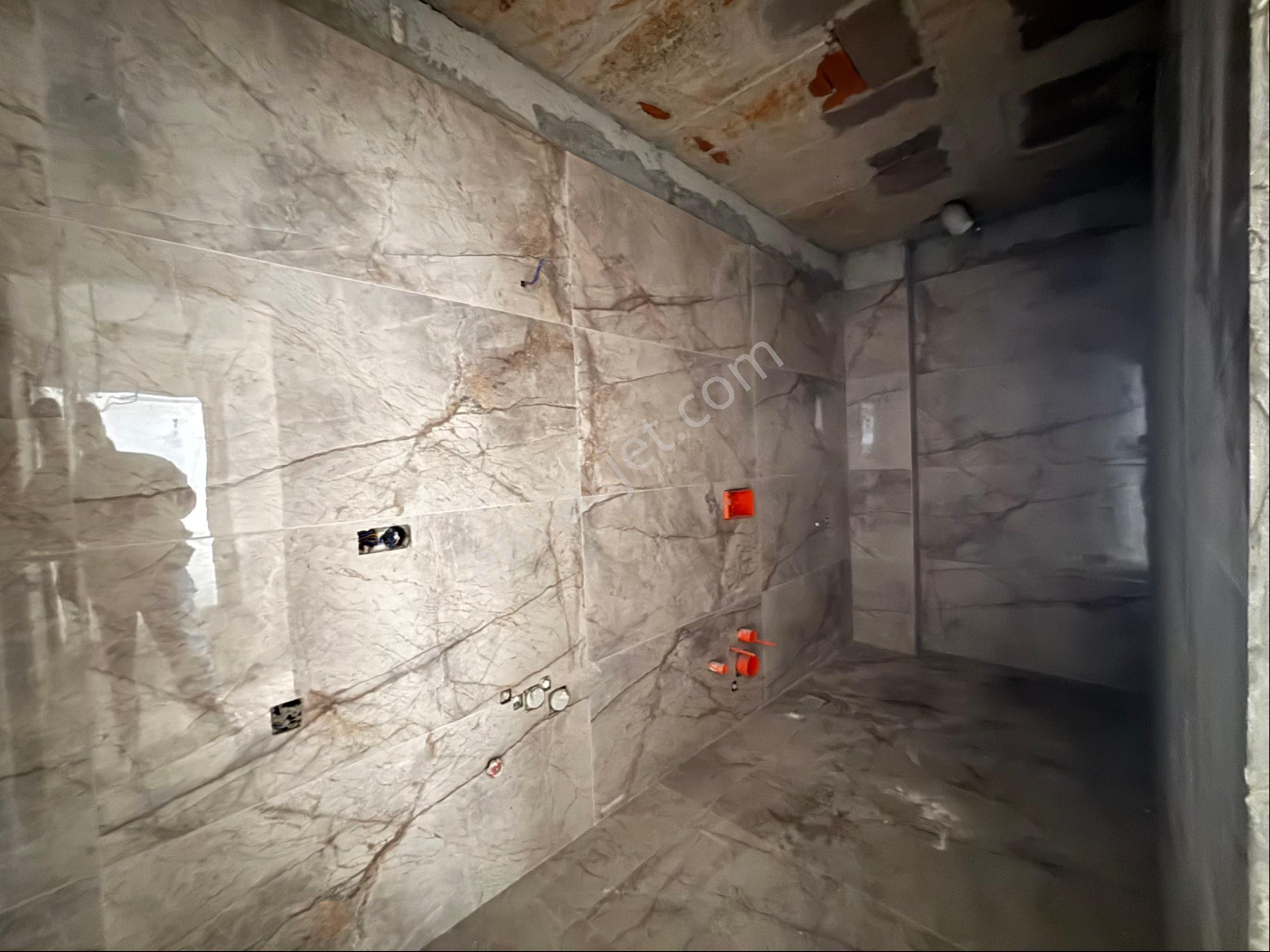 Seferihisar Hıdırlık Mahallesinde Yerden Isıtmalı Satılık 1+1 Daire - Görsel 6