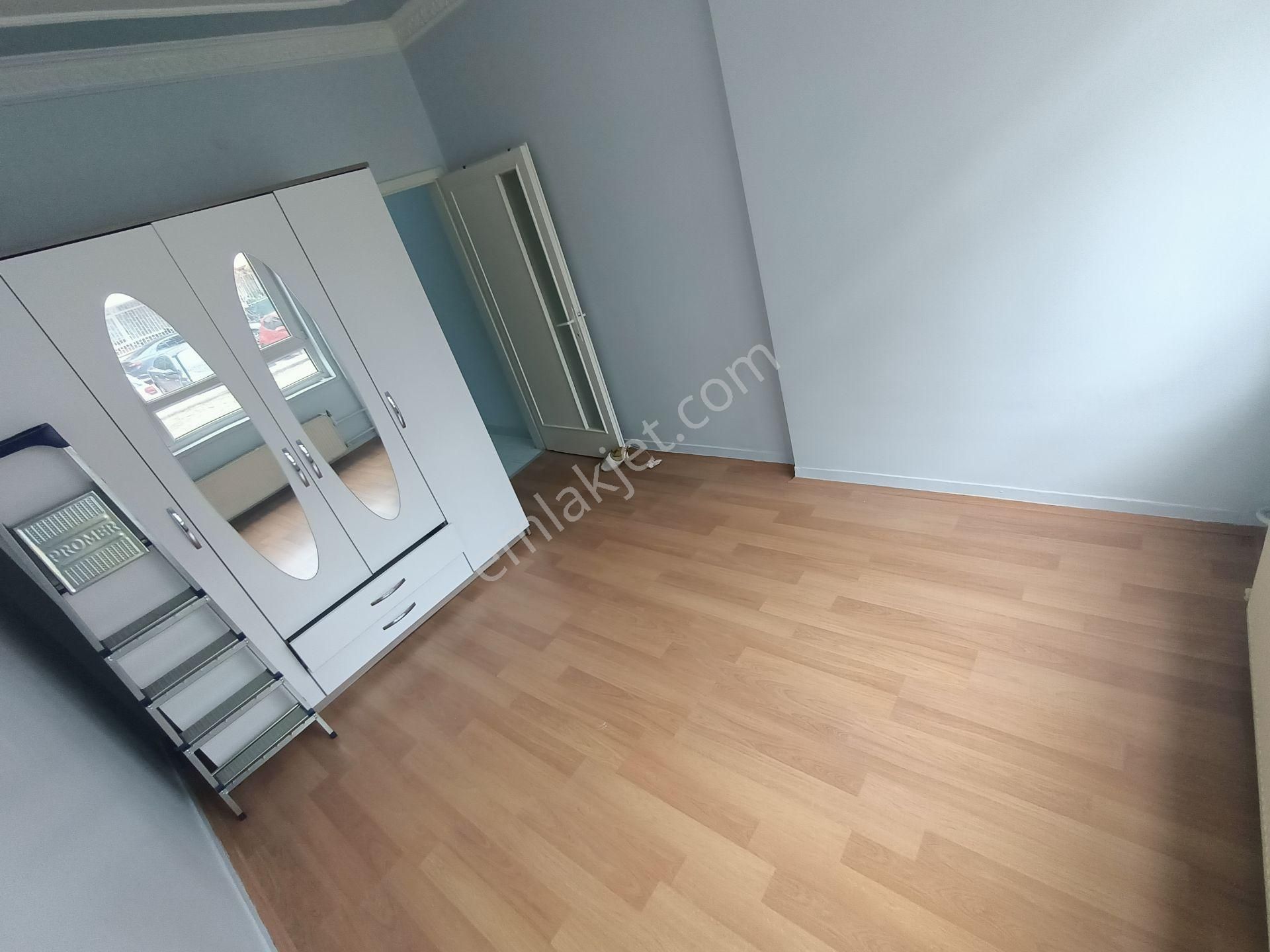 Asyapıdan 3+1 100 M2 Dikmen Caddesinde Açık Otoparklı Kaloriferli - Görsel 13