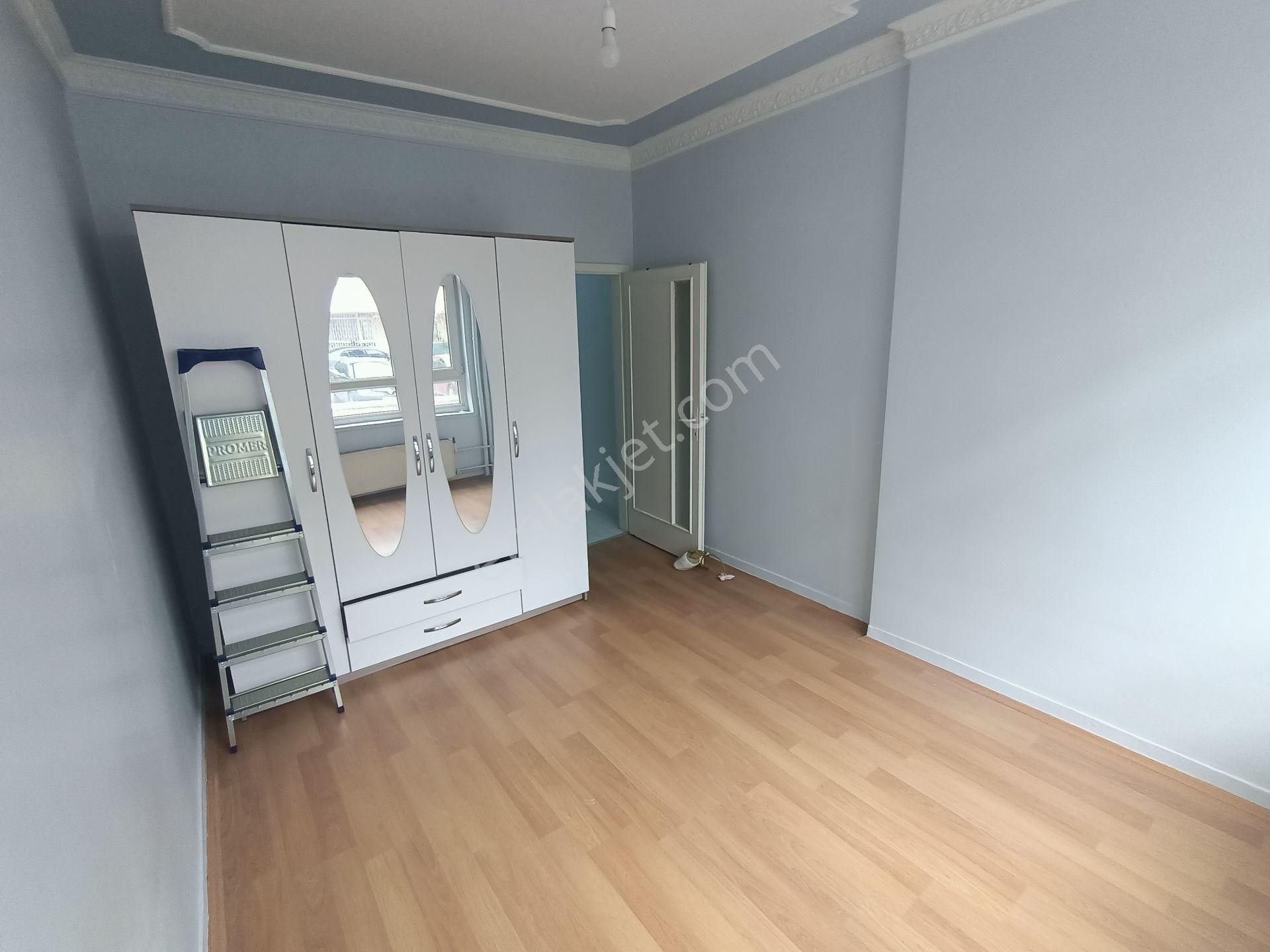 Asyapıdan 3+1 100 M2 Dikmen Caddesinde Açık Otoparklı Kaloriferli - Görsel 12