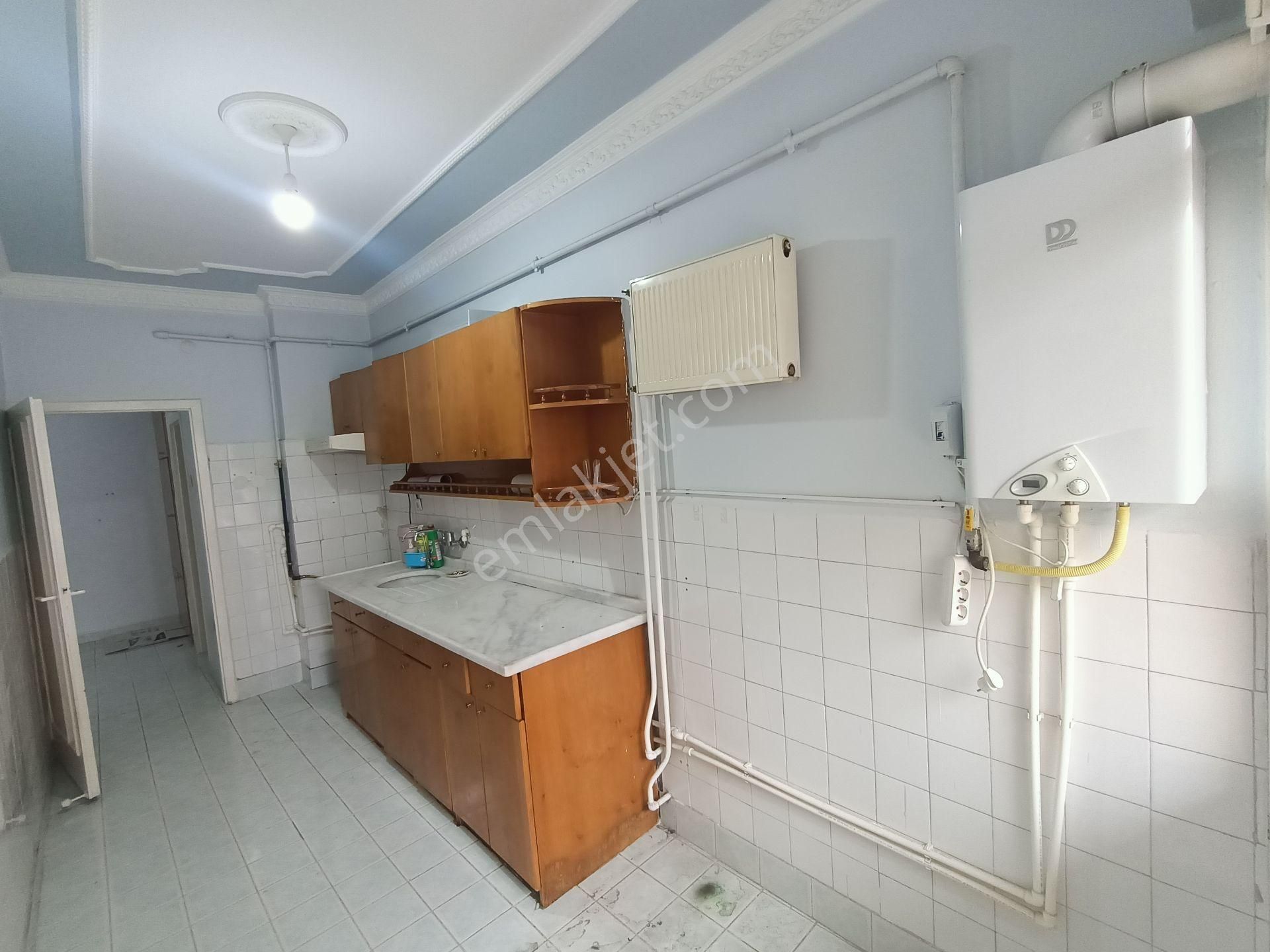 Asyapıdan 3+1 100 M2 Dikmen Caddesinde Açık Otoparklı Kaloriferli - Görsel 8