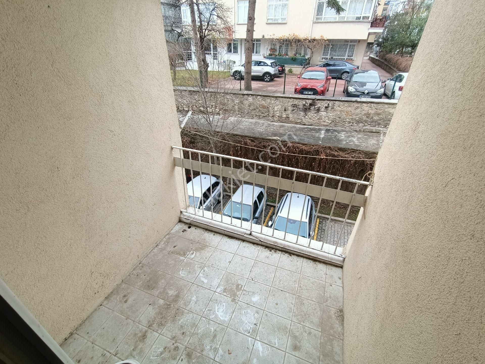 Asyapıdan 3+1 100 M2 Dikmen Caddesinde Açık Otoparklı Kaloriferli - Görsel 26