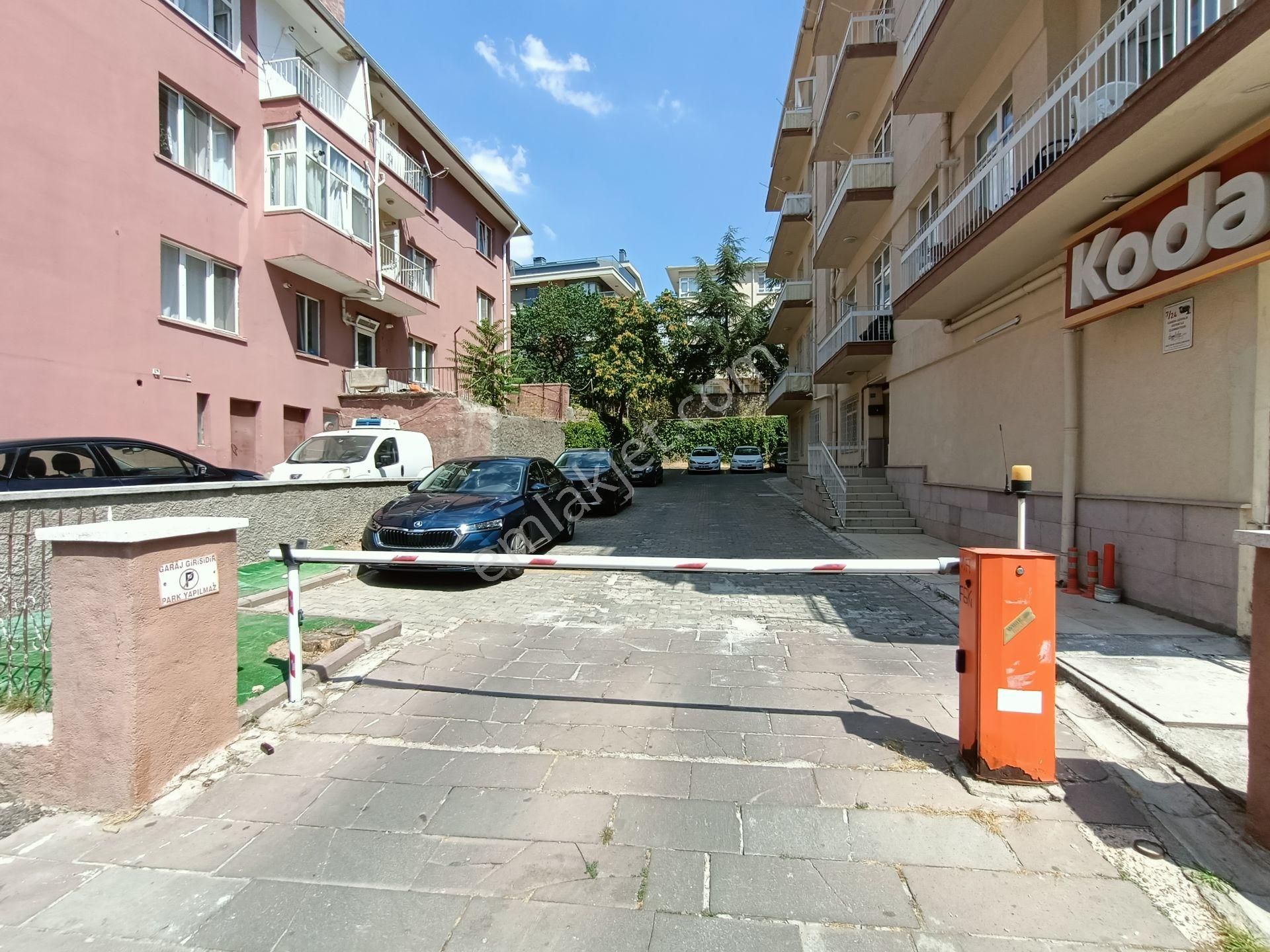 Asyapıdan 3+1 100 M2 Dikmen Caddesinde Açık Otoparklı Kaloriferli - Görsel 27