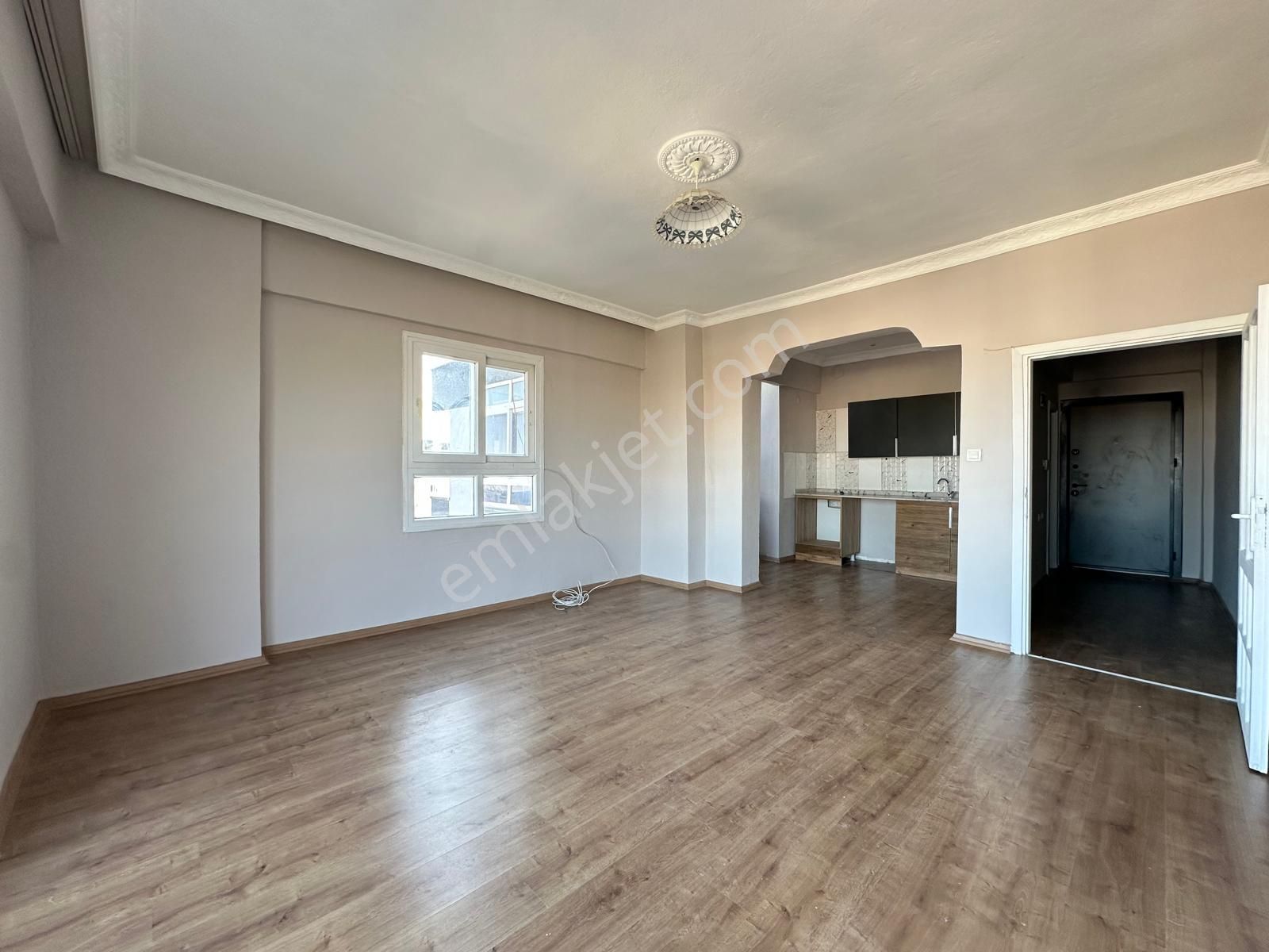 Arve'den İstiklal Mah'de Dağ Ve Deniz Manzaralı 2+1 Daire - Görsel 3