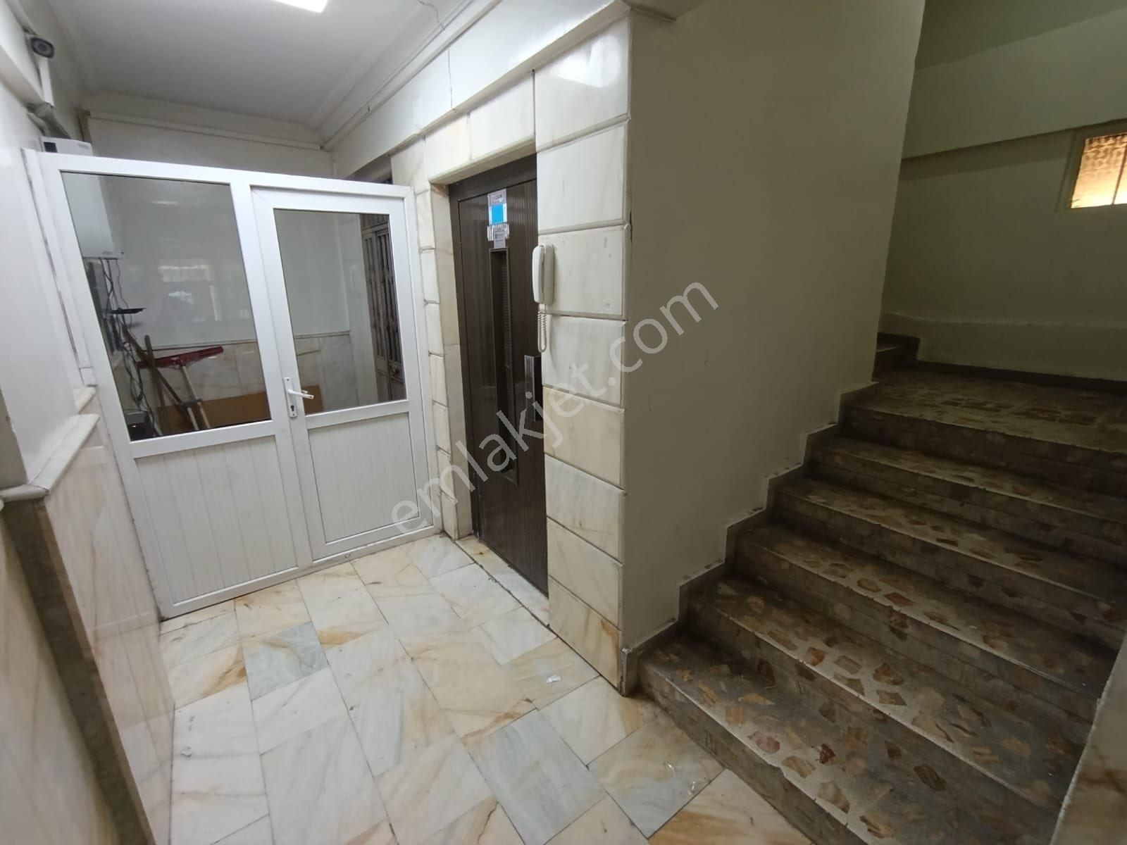 Bahcelievler Civarında Satılık Daire - Görsel 4