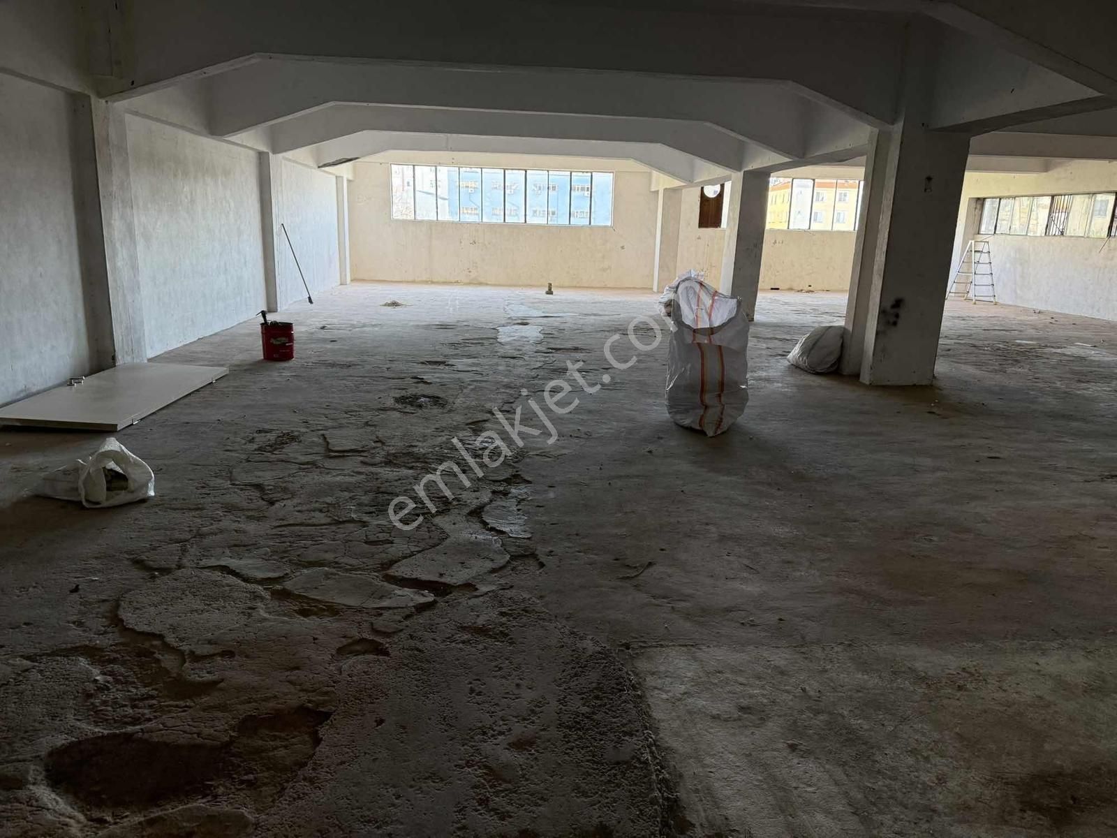 Çobançeşmede İmalata Uygun 400m2 İşhanında İskanlı - Görsel 15
