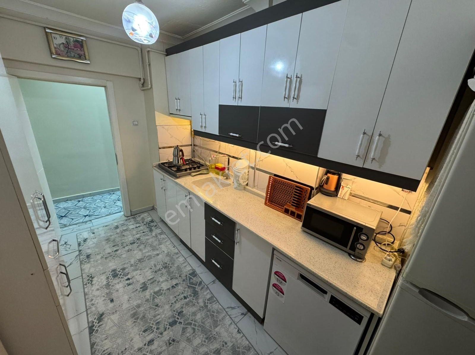 Mareşal Çakmak Mh 3+1 Ara Katta Merkezi Konumda Daire - Görsel 5