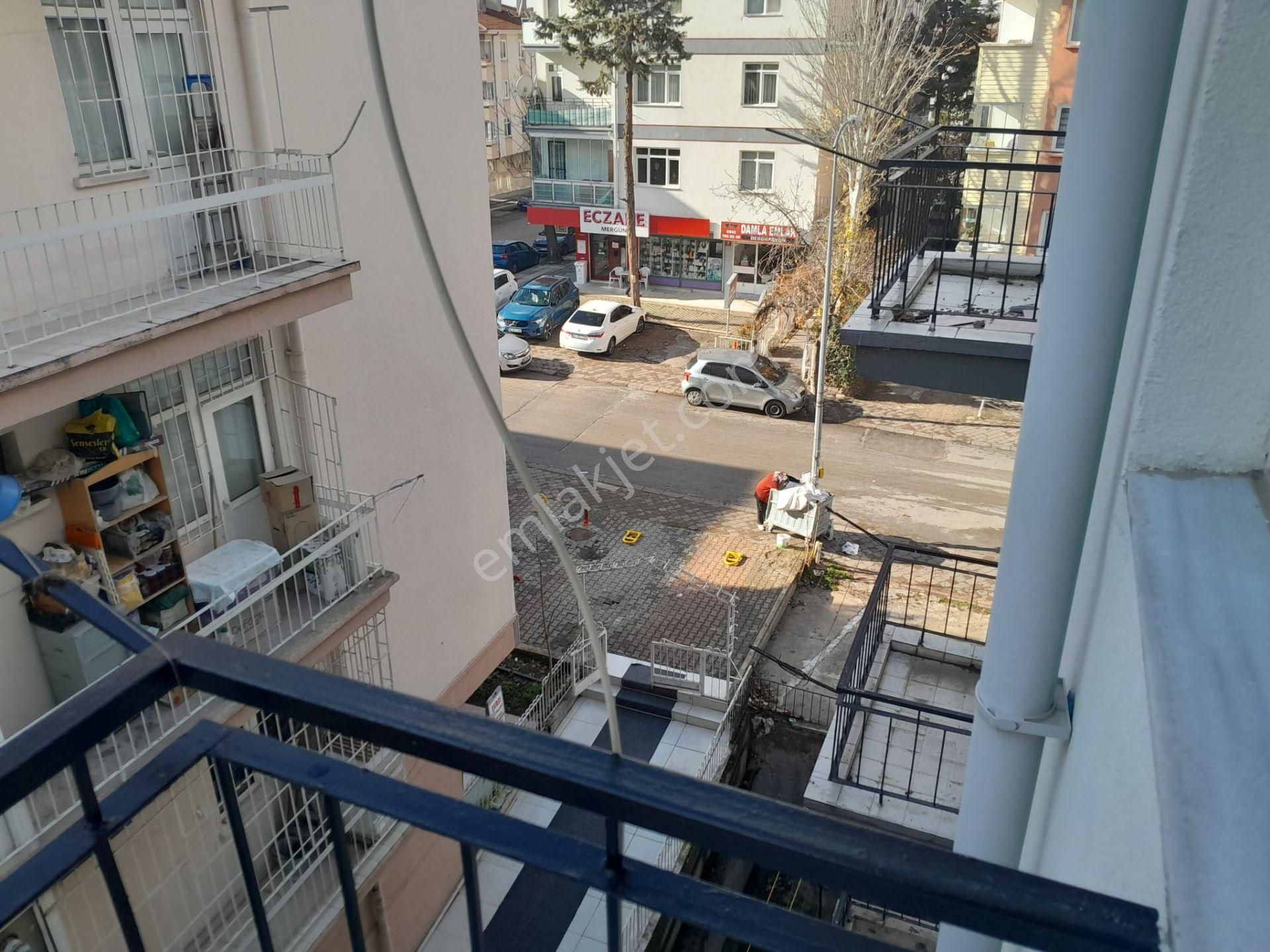 Dikmen Karşıyaka Sokakta 3.katta , Kombili, 3+1 ,mantolamalı... - Görsel 27