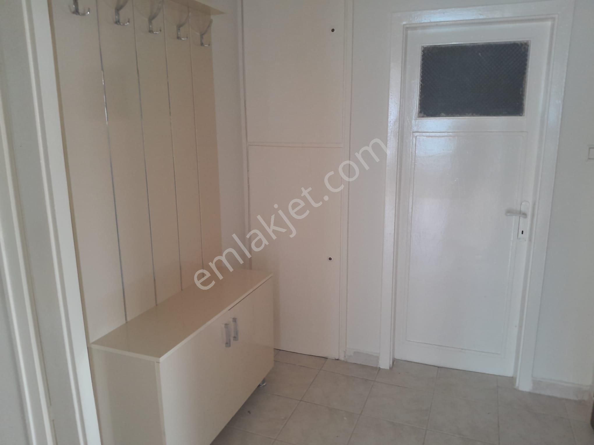 Dikmen Karşıyaka Sokakta 3.katta , Kombili, 3+1 ,mantolamalı... - Görsel 9