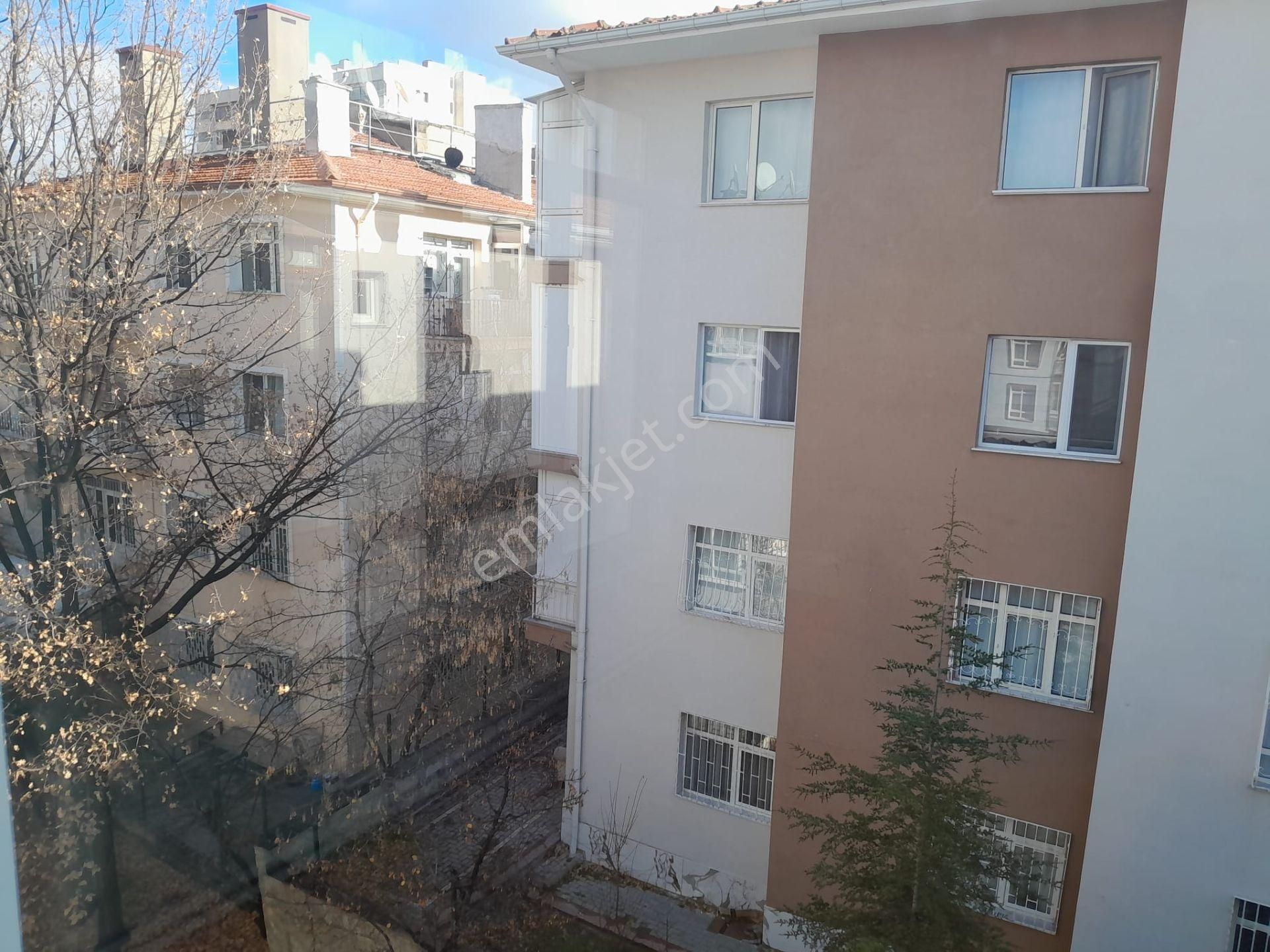 Dikmen Karşıyaka Sokakta 3.katta , Kombili, 3+1 ,mantolamalı... - Görsel 32