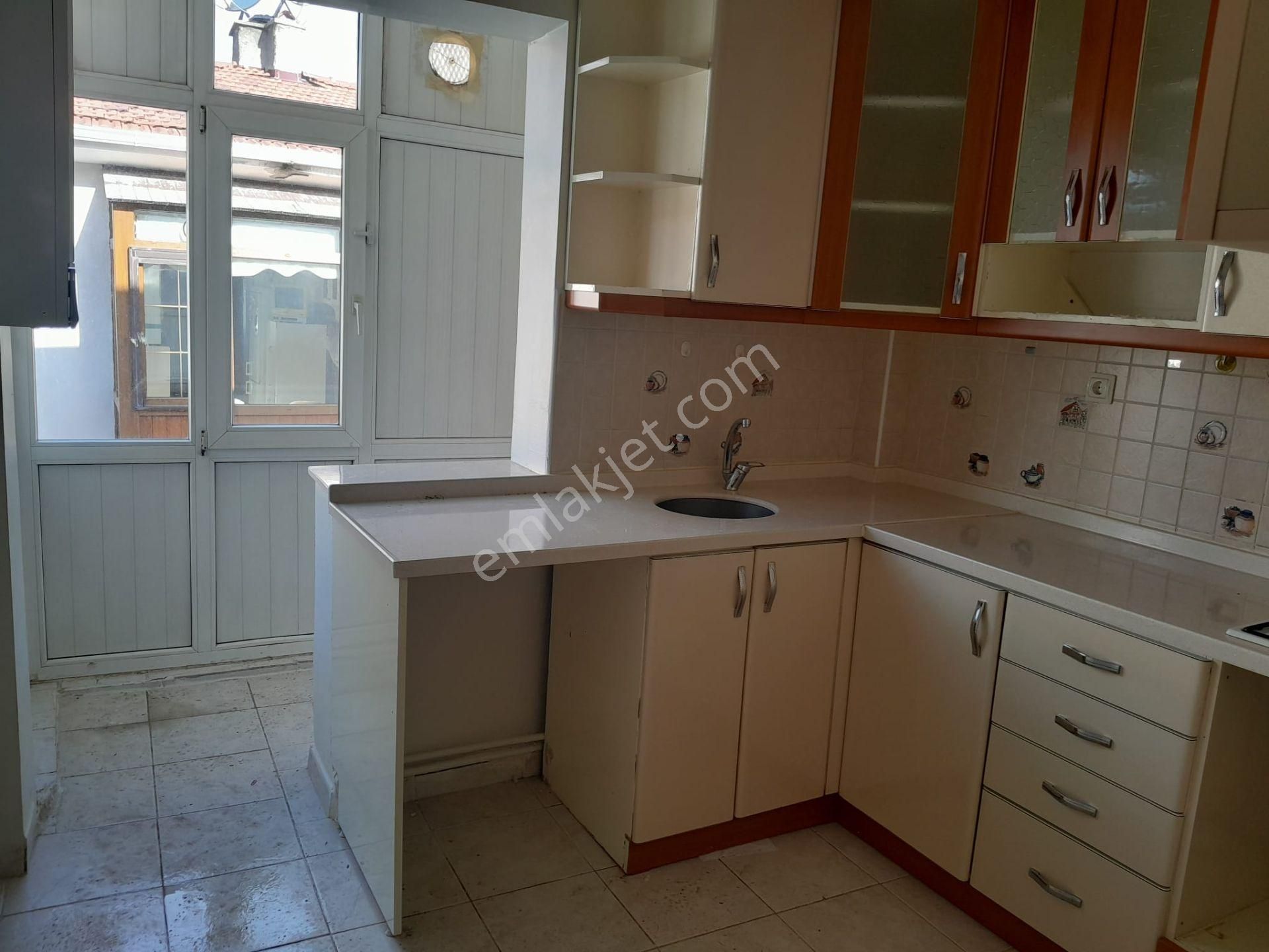 Dikmen Karşıyaka Sokakta 3.katta , Kombili, 3+1 ,mantolamalı... - Görsel 22