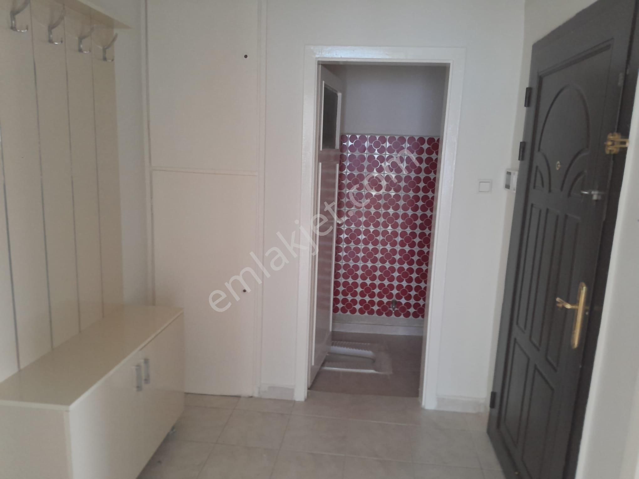 Dikmen Karşıyaka Sokakta 3.katta , Kombili, 3+1 ,mantolamalı... - Görsel 11