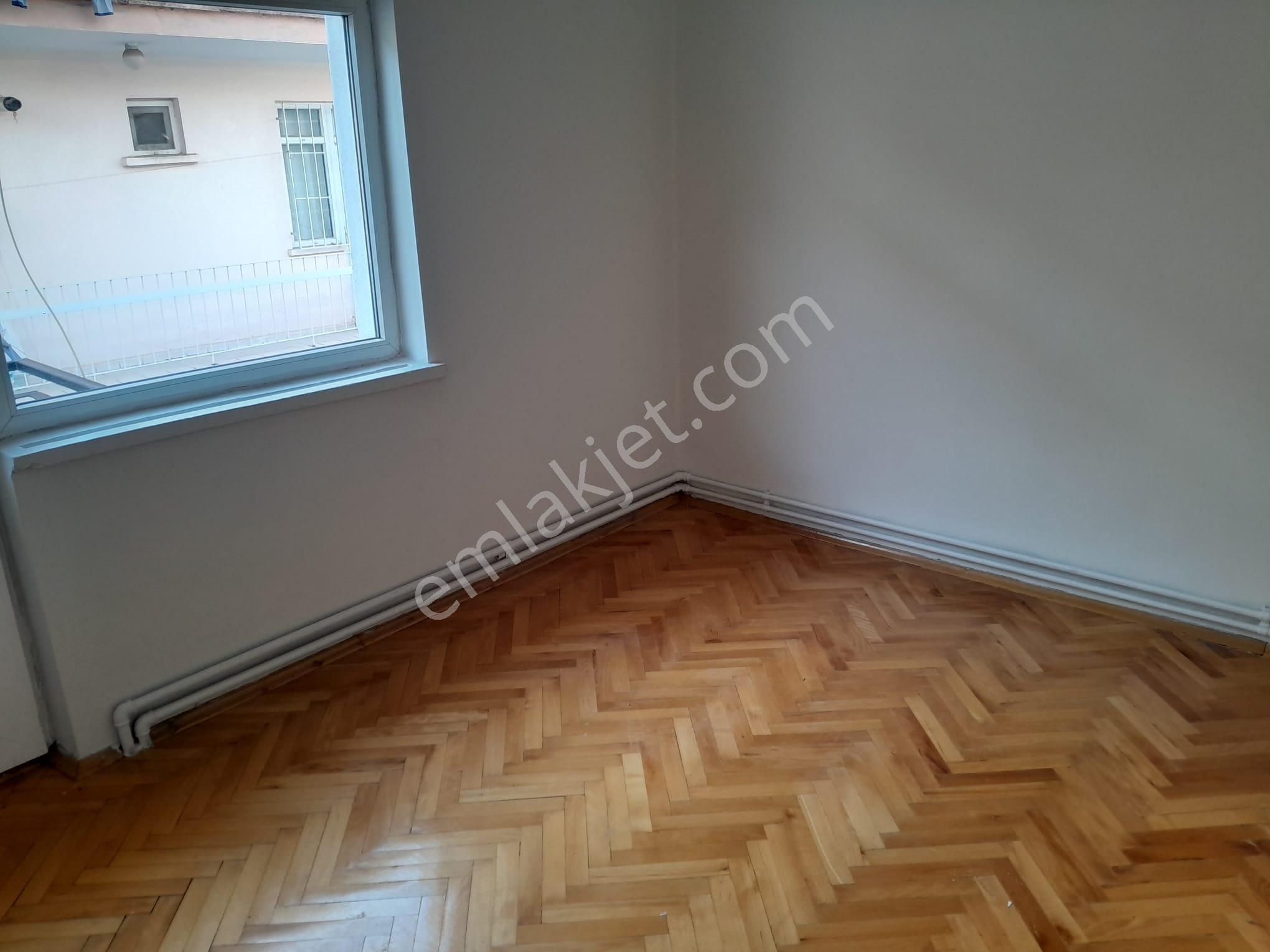 Dikmen Karşıyaka Sokakta 3.katta , Kombili, 3+1 ,mantolamalı... - Görsel 8