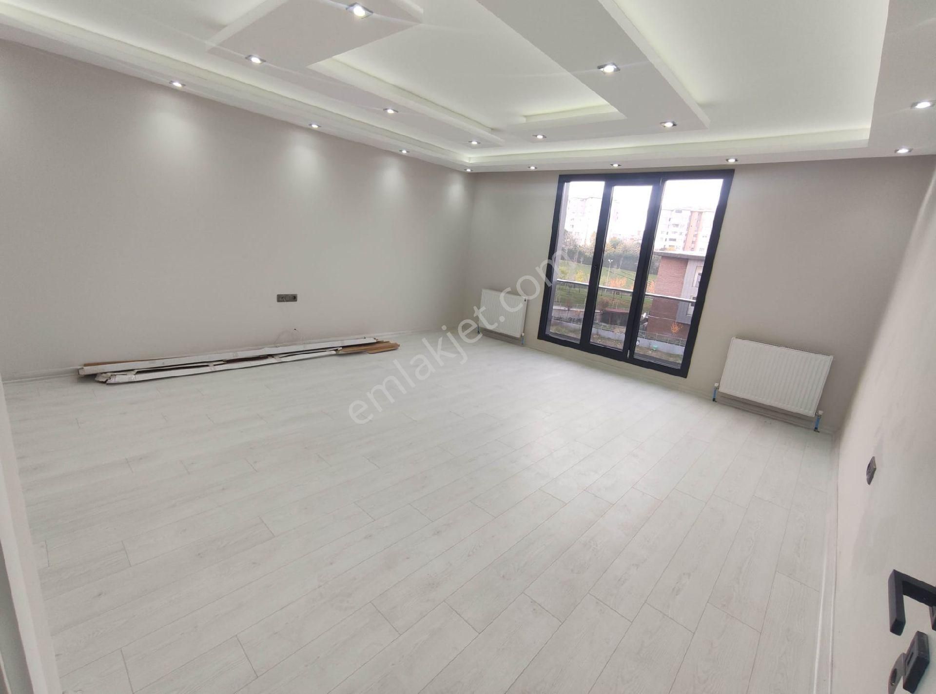 Para'dan Metroya Yürüme Balkonlu Ferah Sıfır 4+2 Çatı Dubleks