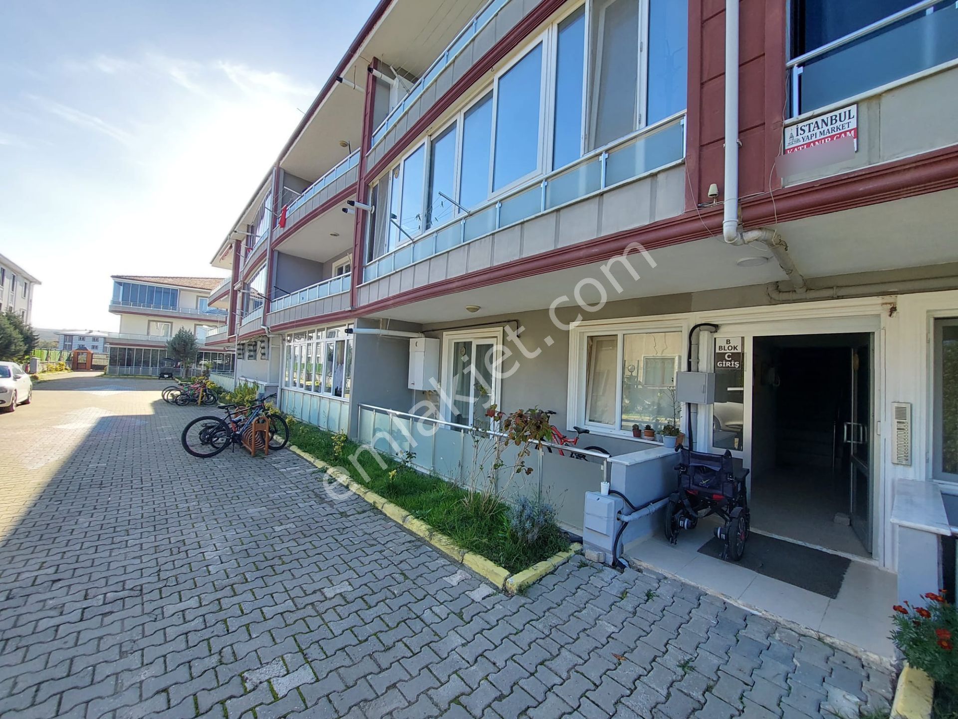 Havuzlu Kombili Eşyalı Giriş Kat Devamlı Kiralık 1+1 Daire - Görsel 18