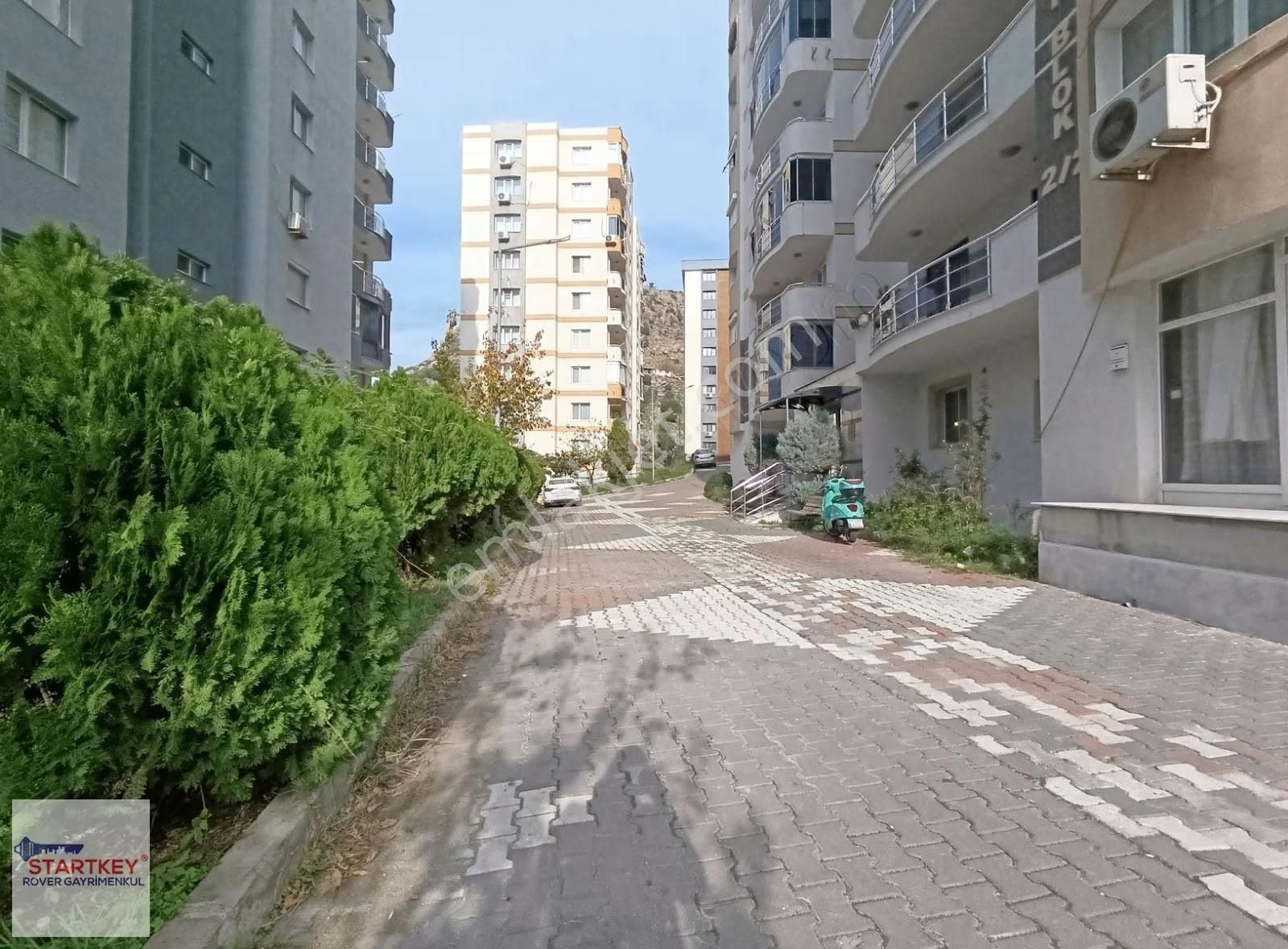 Çiğli Yakakent Mahallesi Deniz Manzaralı Geniş 3+1 Satılık Daire - Görsel 5