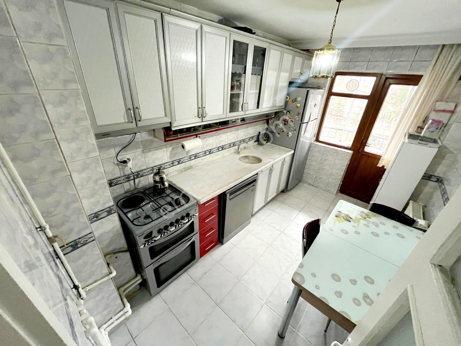 Yunus Emre Cadde Yakını 3+1 Orta Katta Bağımsız Salon Full Yapılı Satılık Daire - Görsel 2