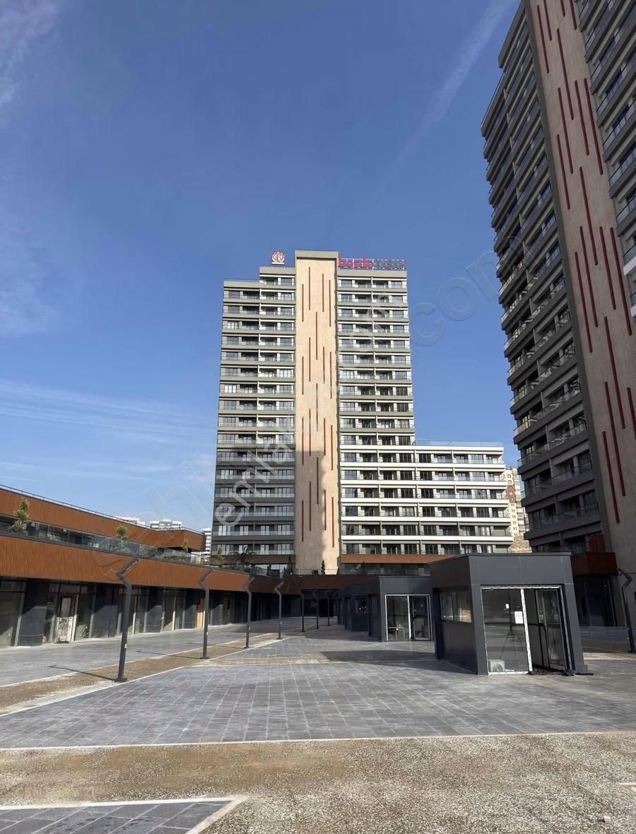 Bordo Yaşamda Oturuma Hazır Dair - Görsel 25