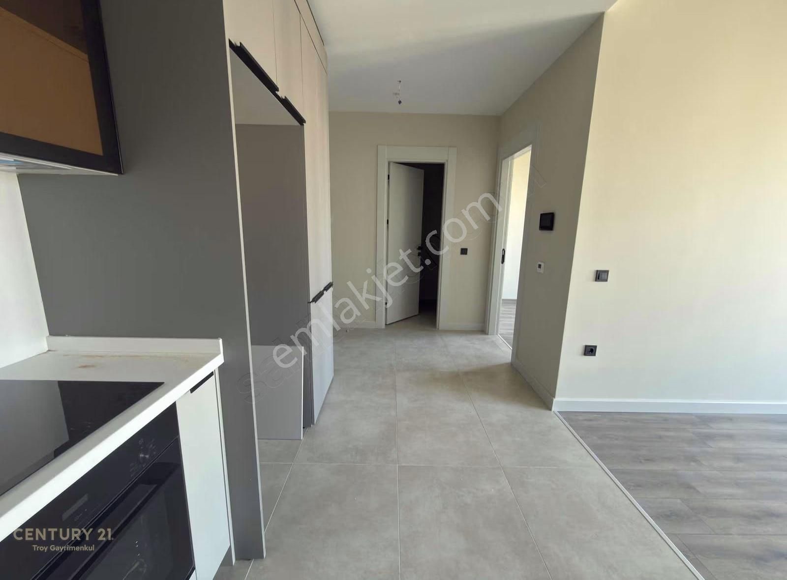 Bordo Yaşamda Oturuma Hazır Dair - Görsel 15