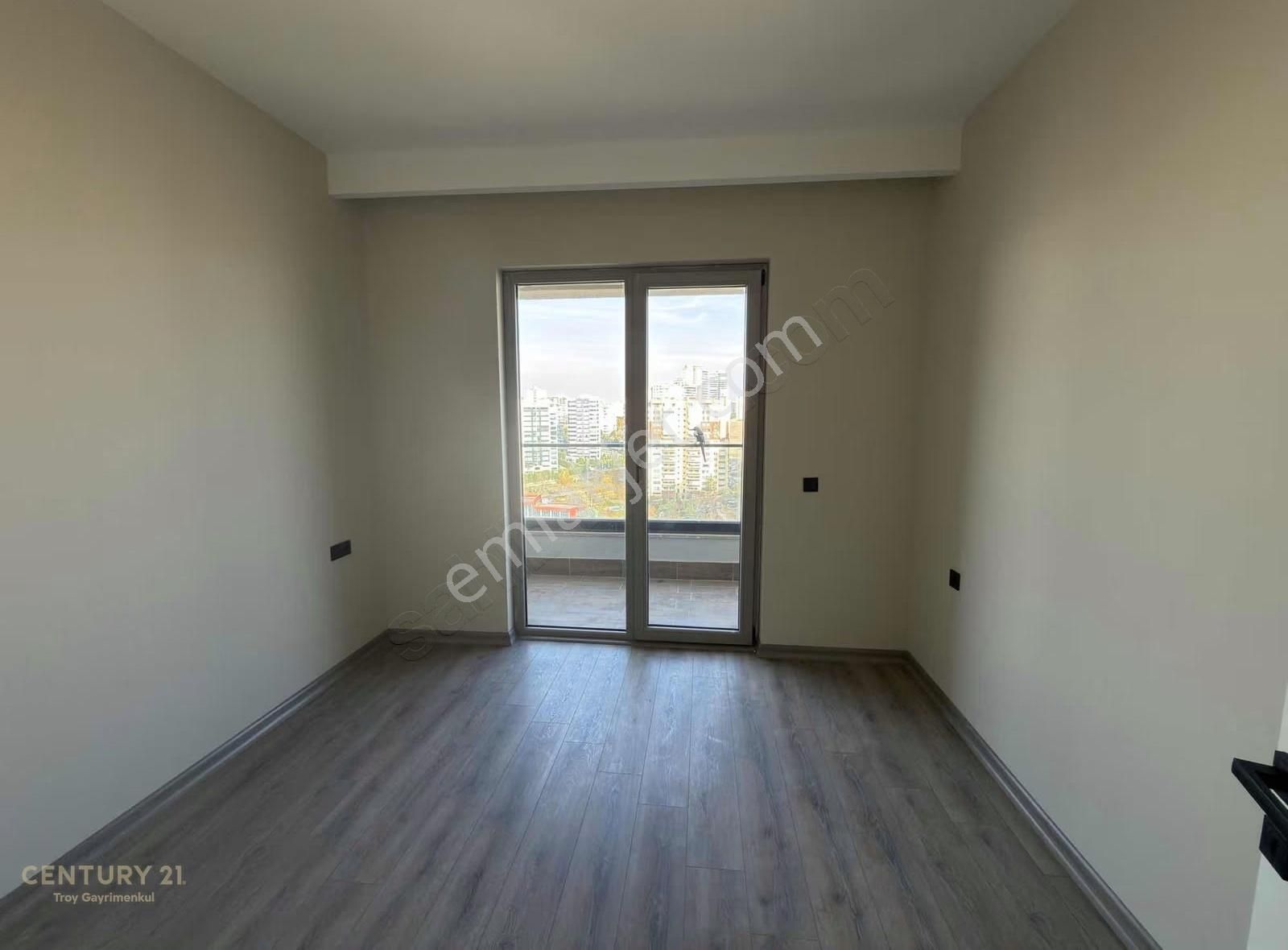 Bordo Yaşamda Oturuma Hazır Dair - Görsel 8