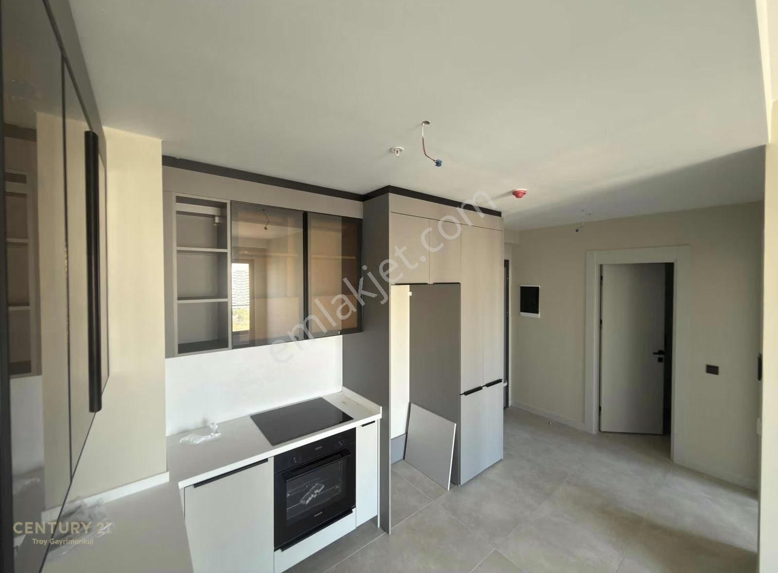 Bordo Yaşamda Oturuma Hazır Dair - Görsel 7