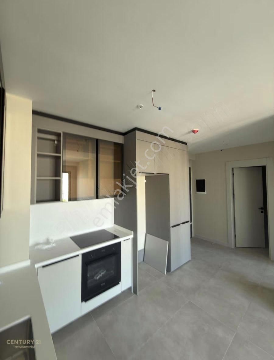 Bordo Yaşamda Oturuma Hazır Dair - Görsel 13