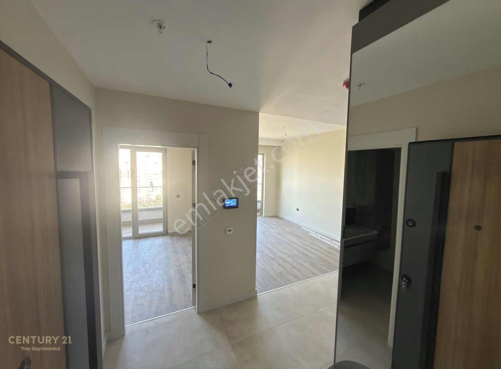 Bordo Yaşamda Oturuma Hazır Dair - Görsel 17