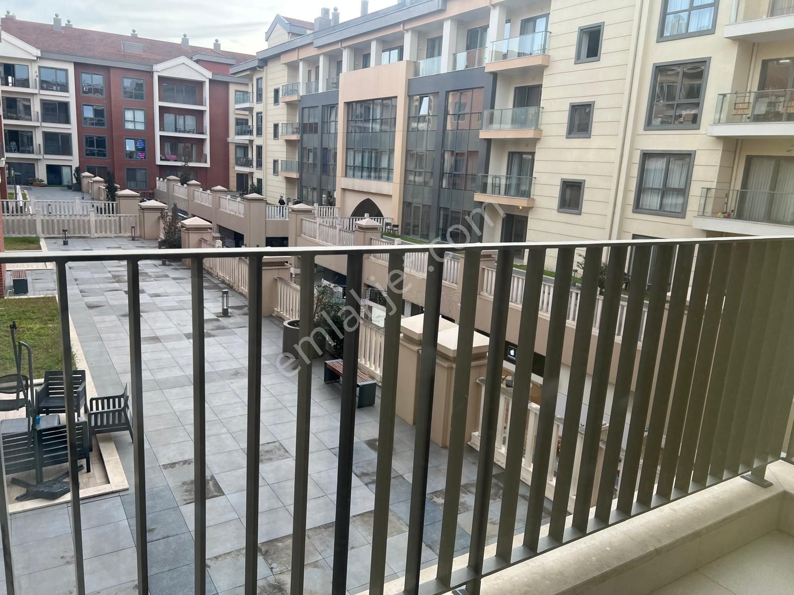 Remax Hür Ülkü Çakar'dan Serdivan Cadde54'de Satılık 1+1 Home/office - Görsel 2