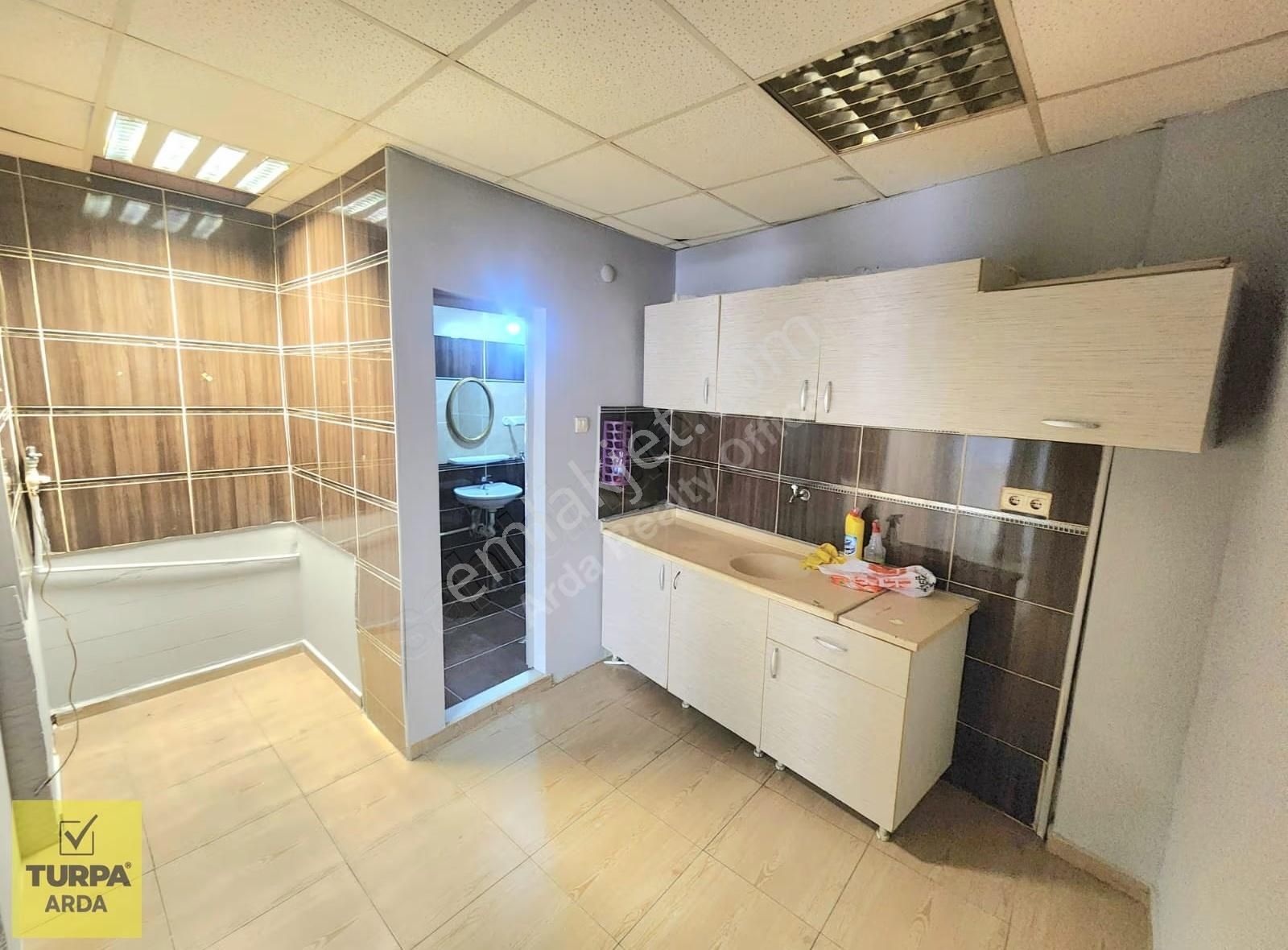 K.yaka Lisesi Yakını Mutfak Banyo Wc'li 35 M2 - Görsel 3