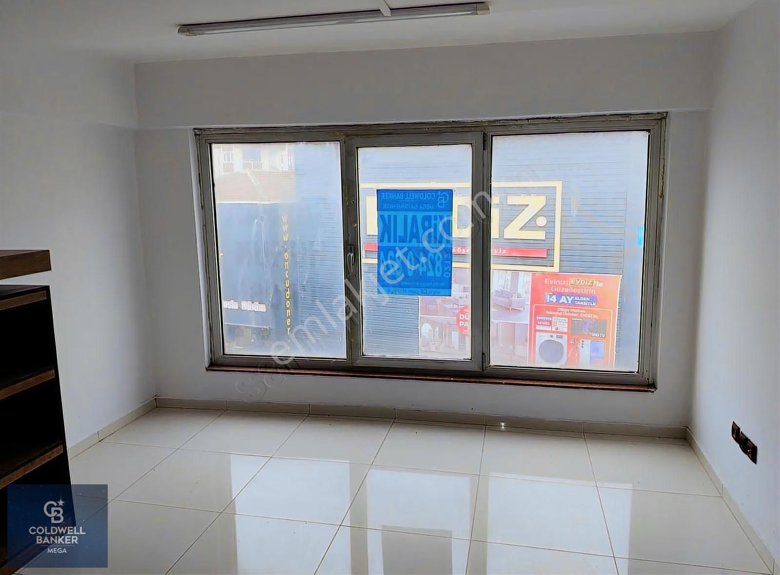 Arnavutköyün Tam Merkezi Avantajlı Konumda Kiralık Büro & Ofis - Görsel 22