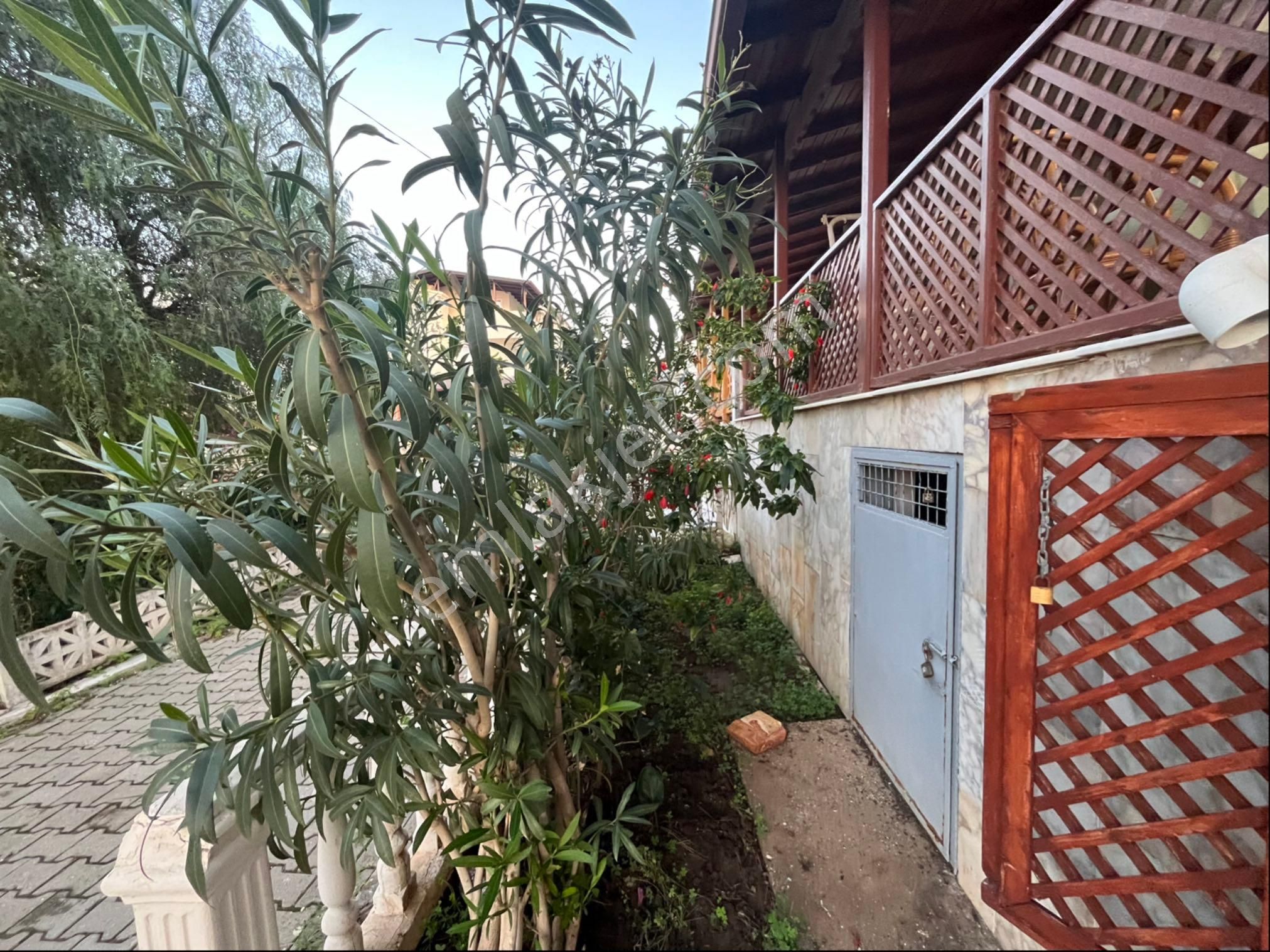 Zirve Gayrimenkul'den Deniz İle Komşu Olucaksınız Denize Mesafe Sadece 50 Mt Havuzlu Bahçeli Villa - Görsel 6